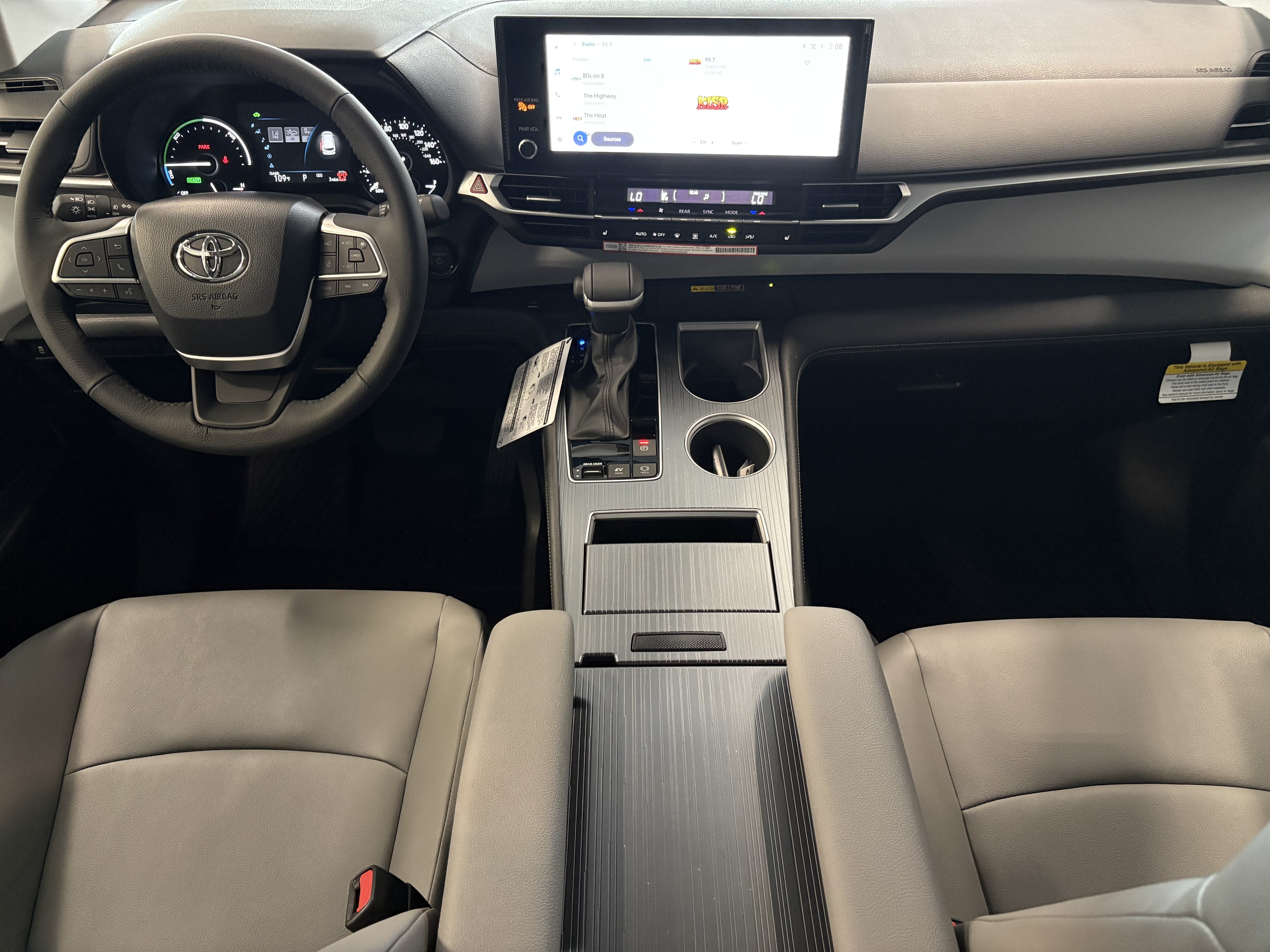 2026 Toyota Sienna XLE FWD