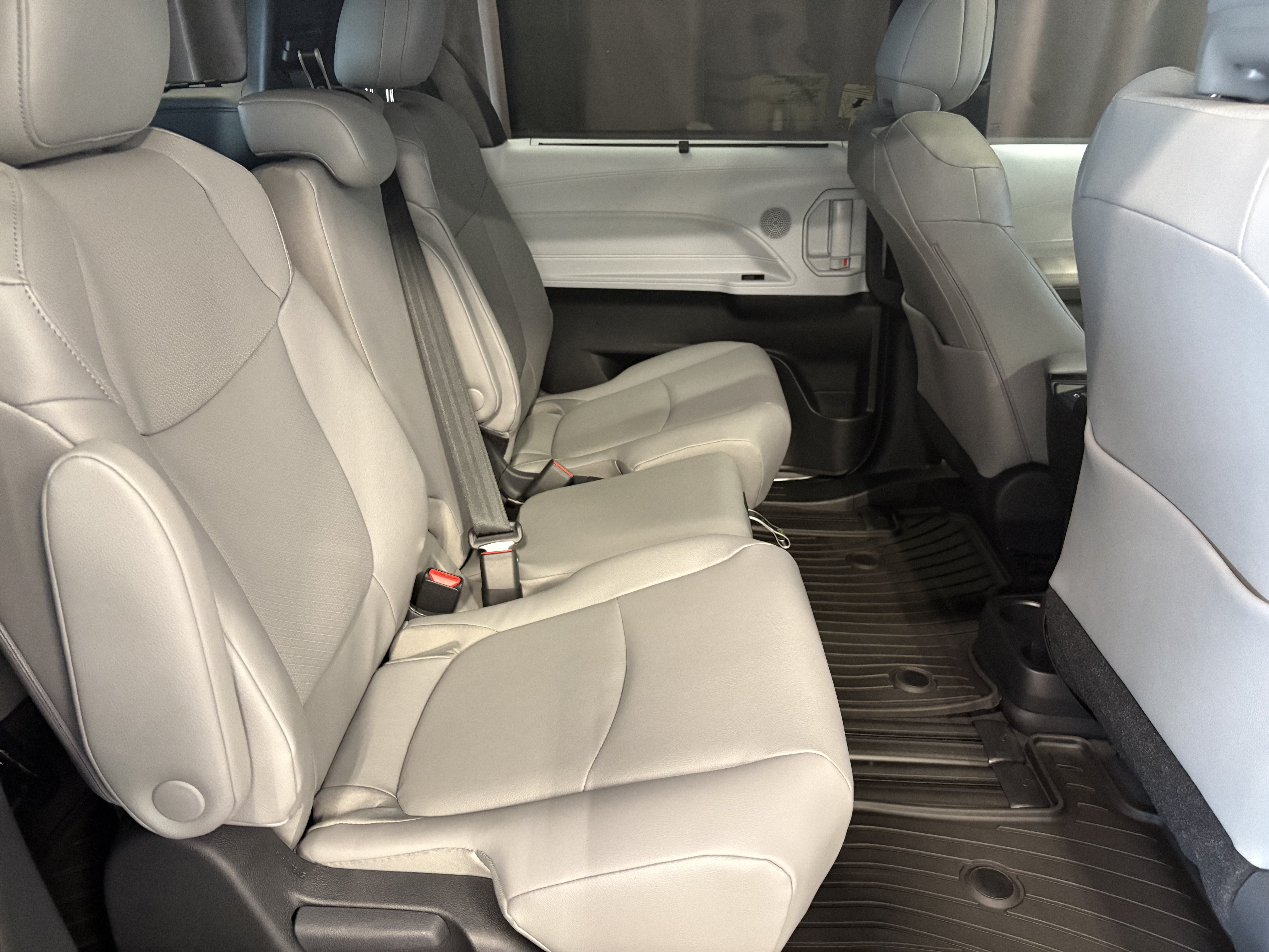 2026 Toyota Sienna XLE FWD