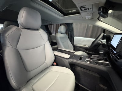 2026 Toyota Sienna XLE FWD