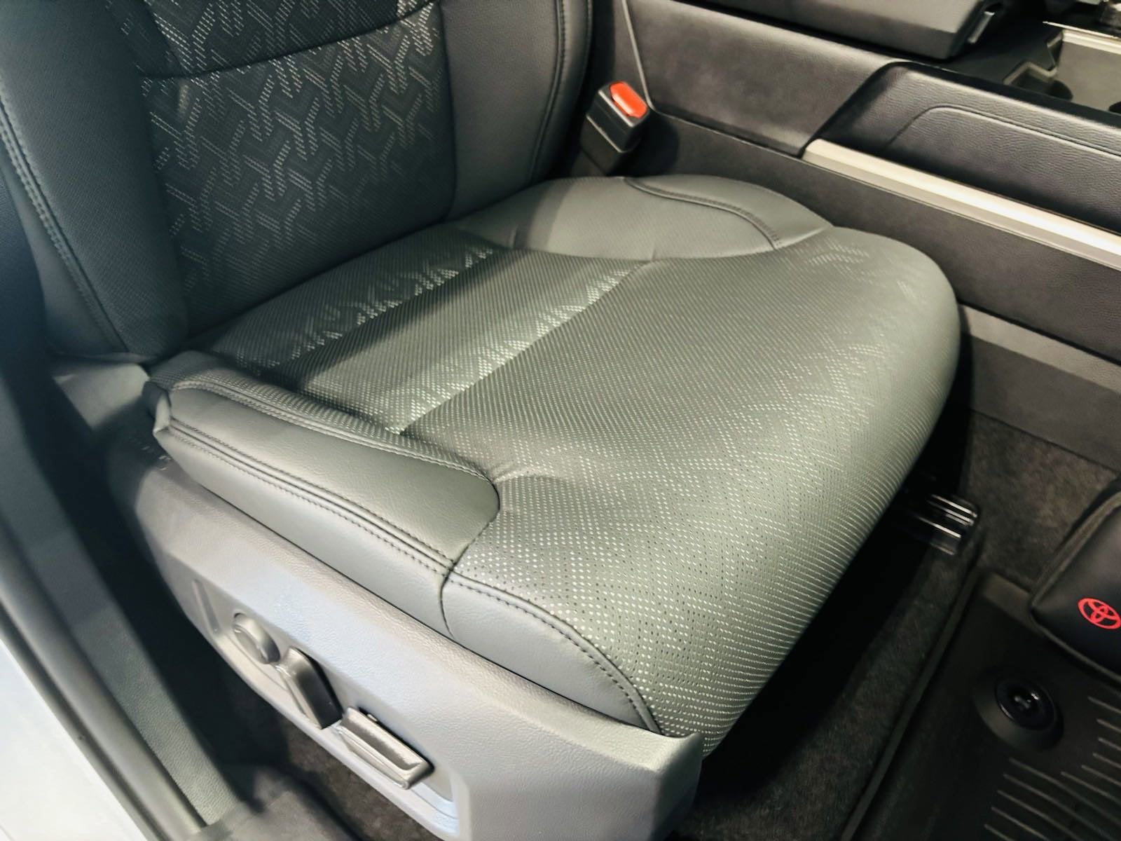 2025 Toyota Tundra SR5 RWD