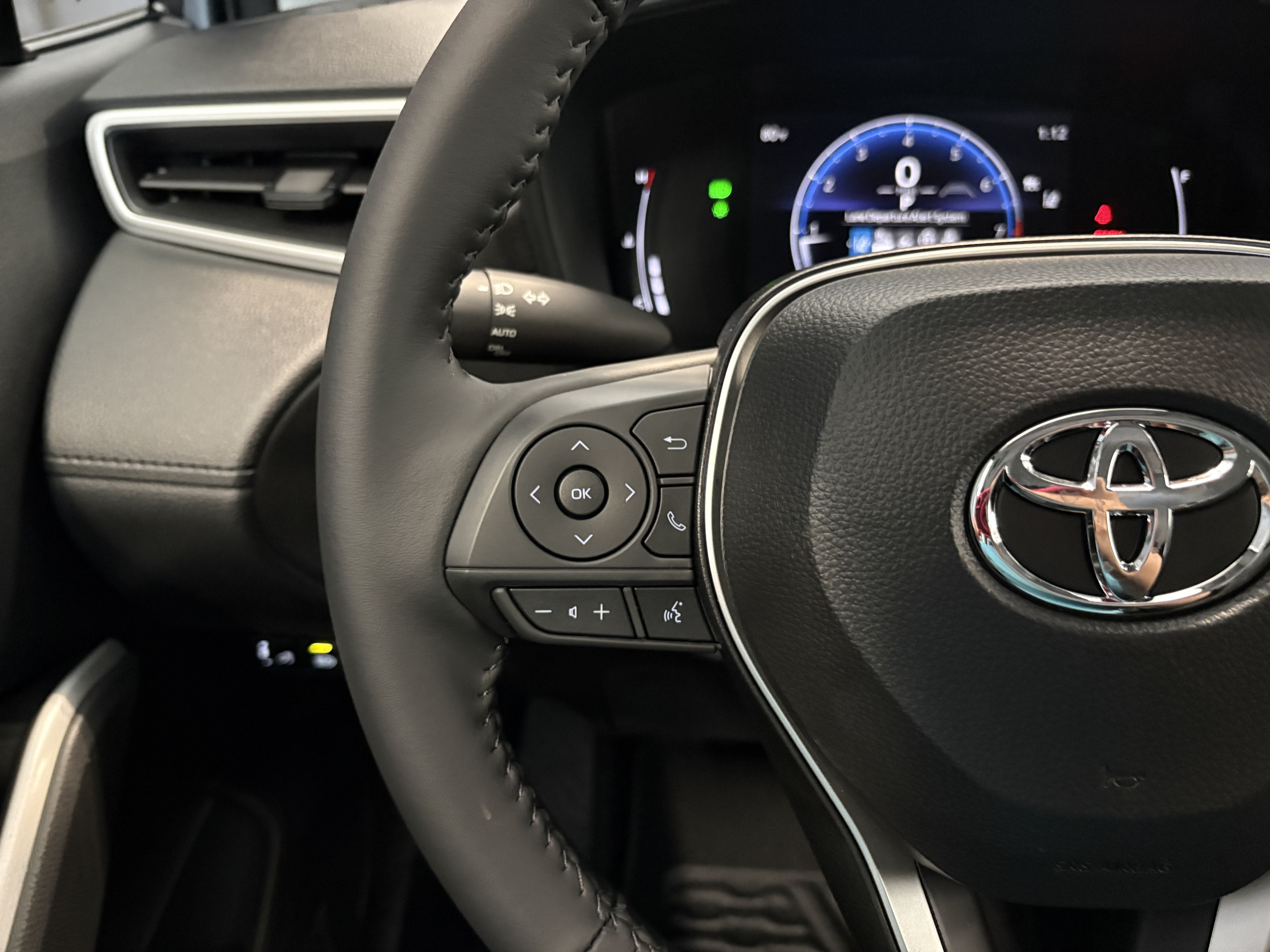 2026 Toyota Corolla Cross LE FWD