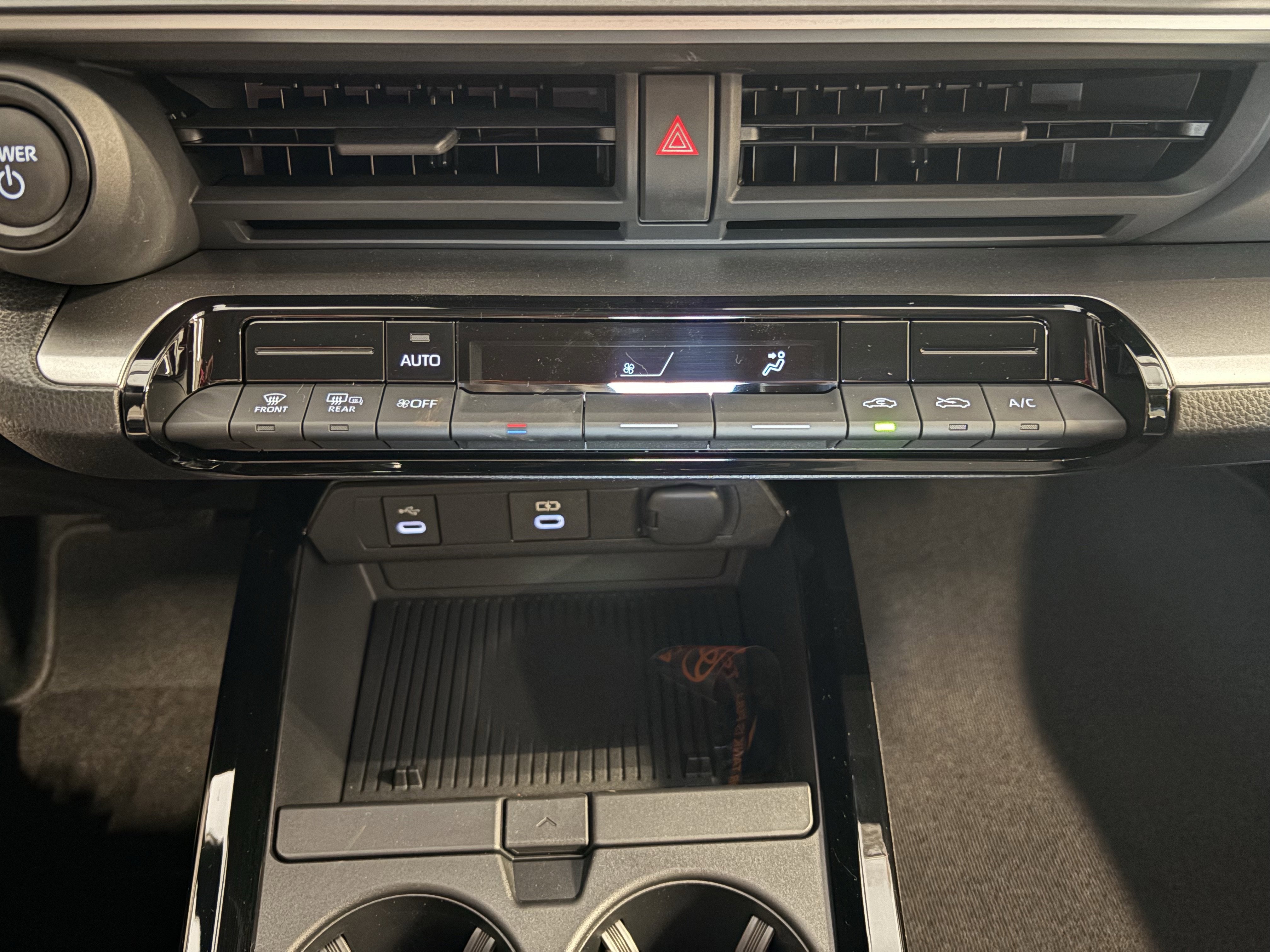 2026 Toyota Prius LE FWD