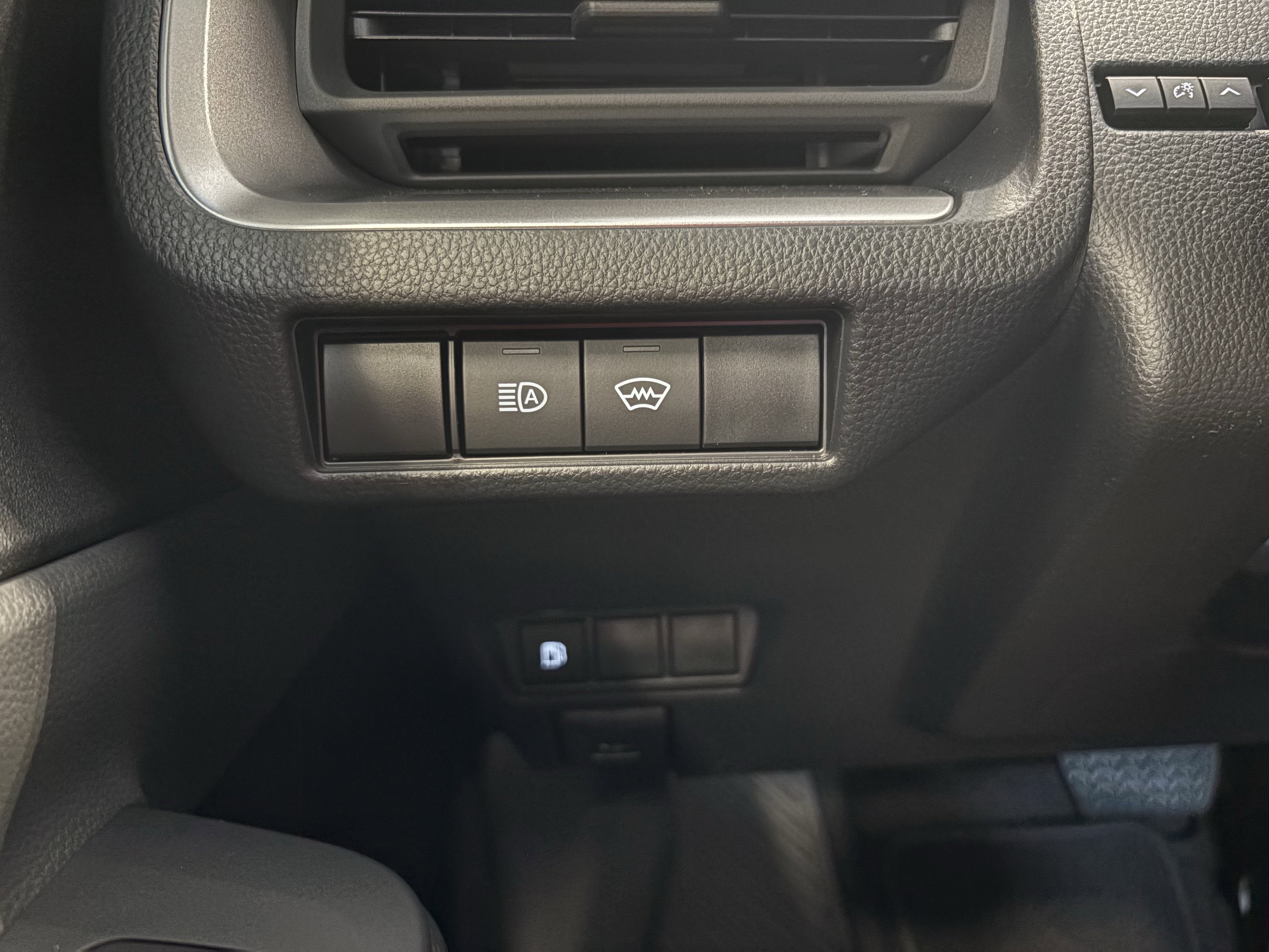 2026 Toyota Prius LE FWD