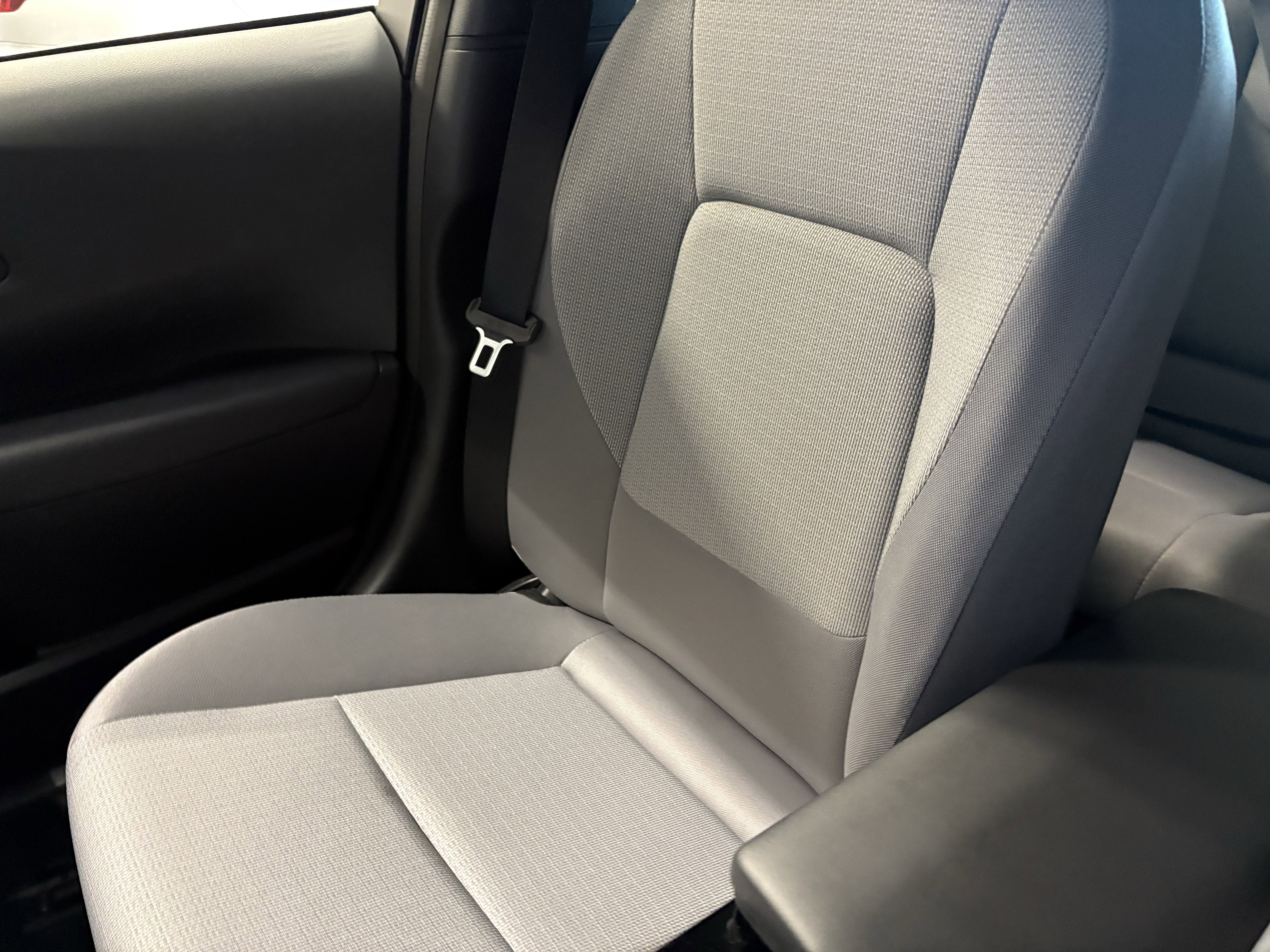 2026 Toyota Prius LE FWD