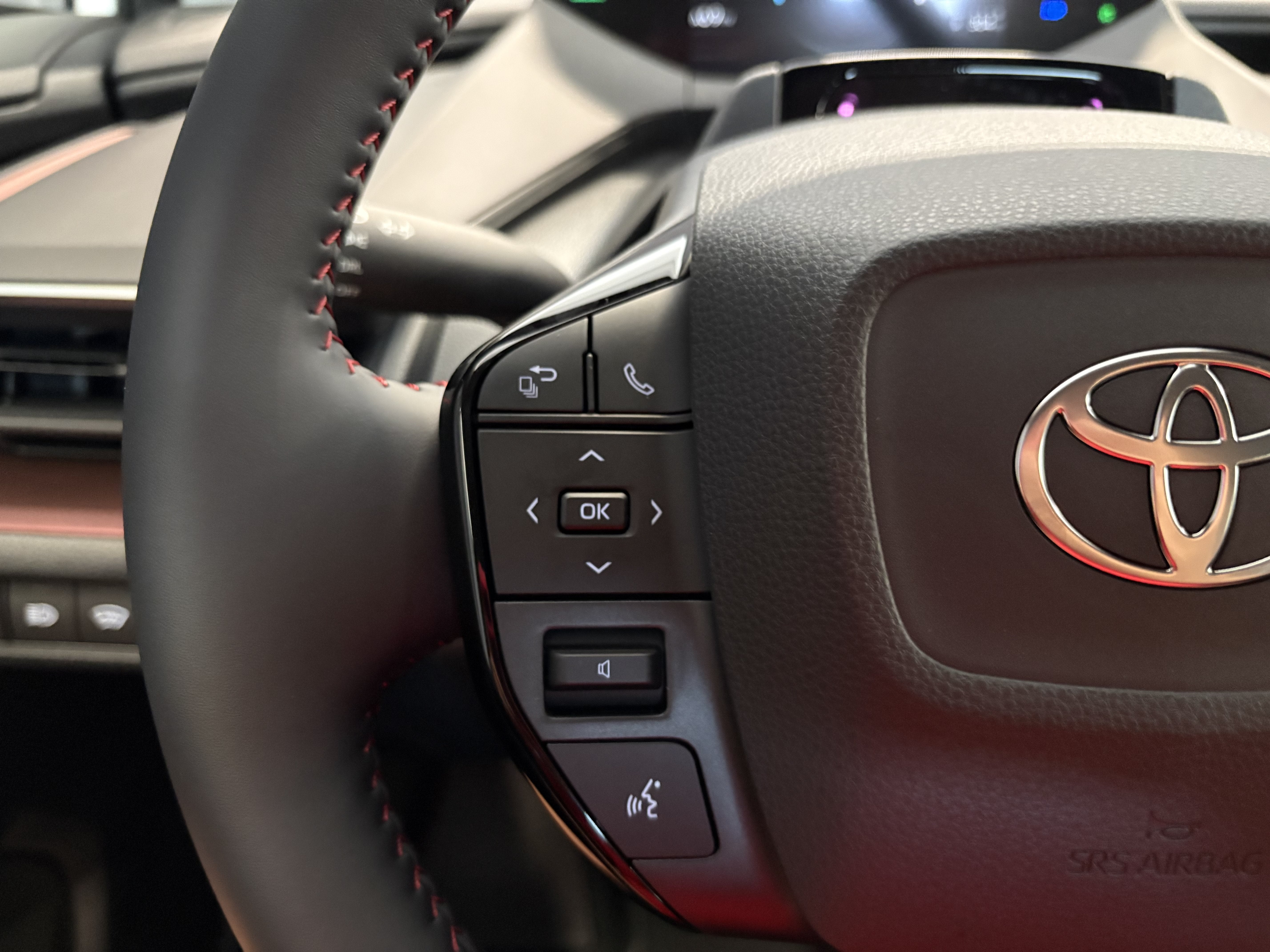 2026 Toyota Prius Plug-In Hybrid SE FWD