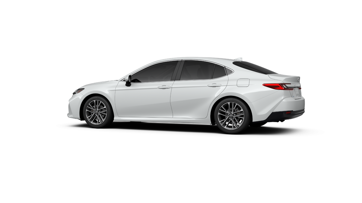 2027 Toyota Camry XLE FWD