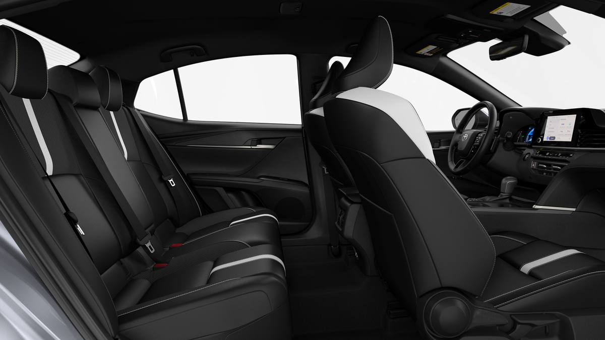 2026 Toyota Camry SE FWD