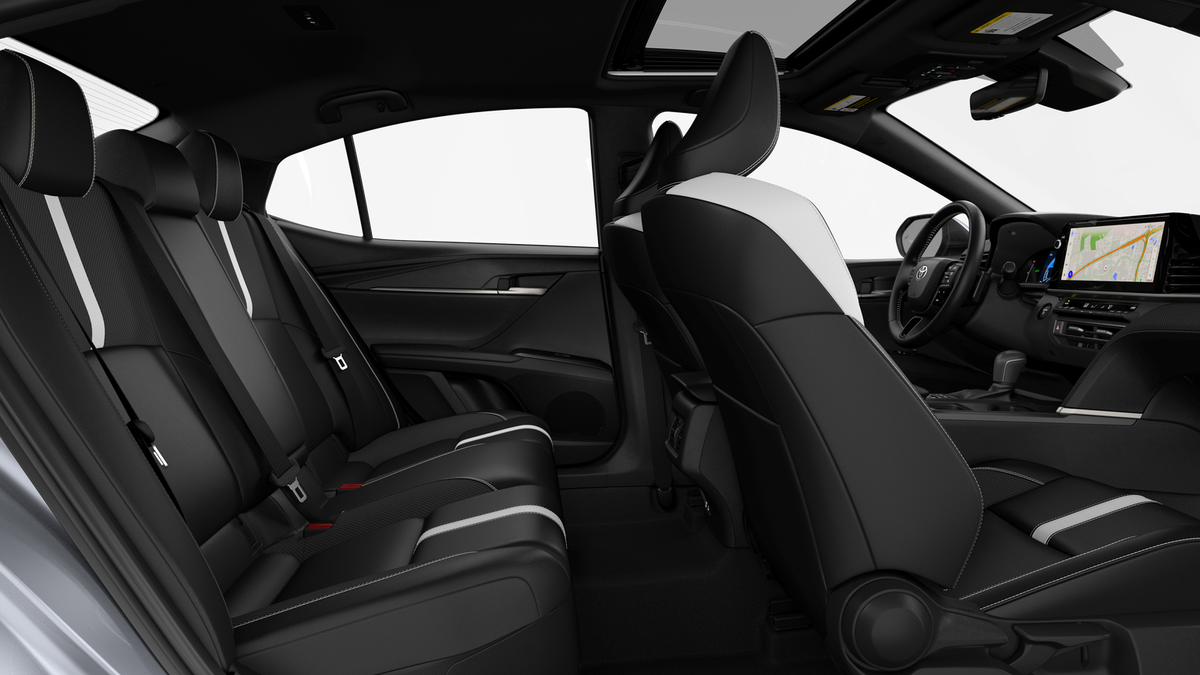 2026 Toyota Camry SE FWD