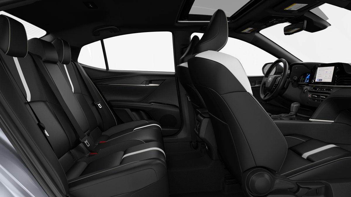 2026 Toyota Camry SE FWD