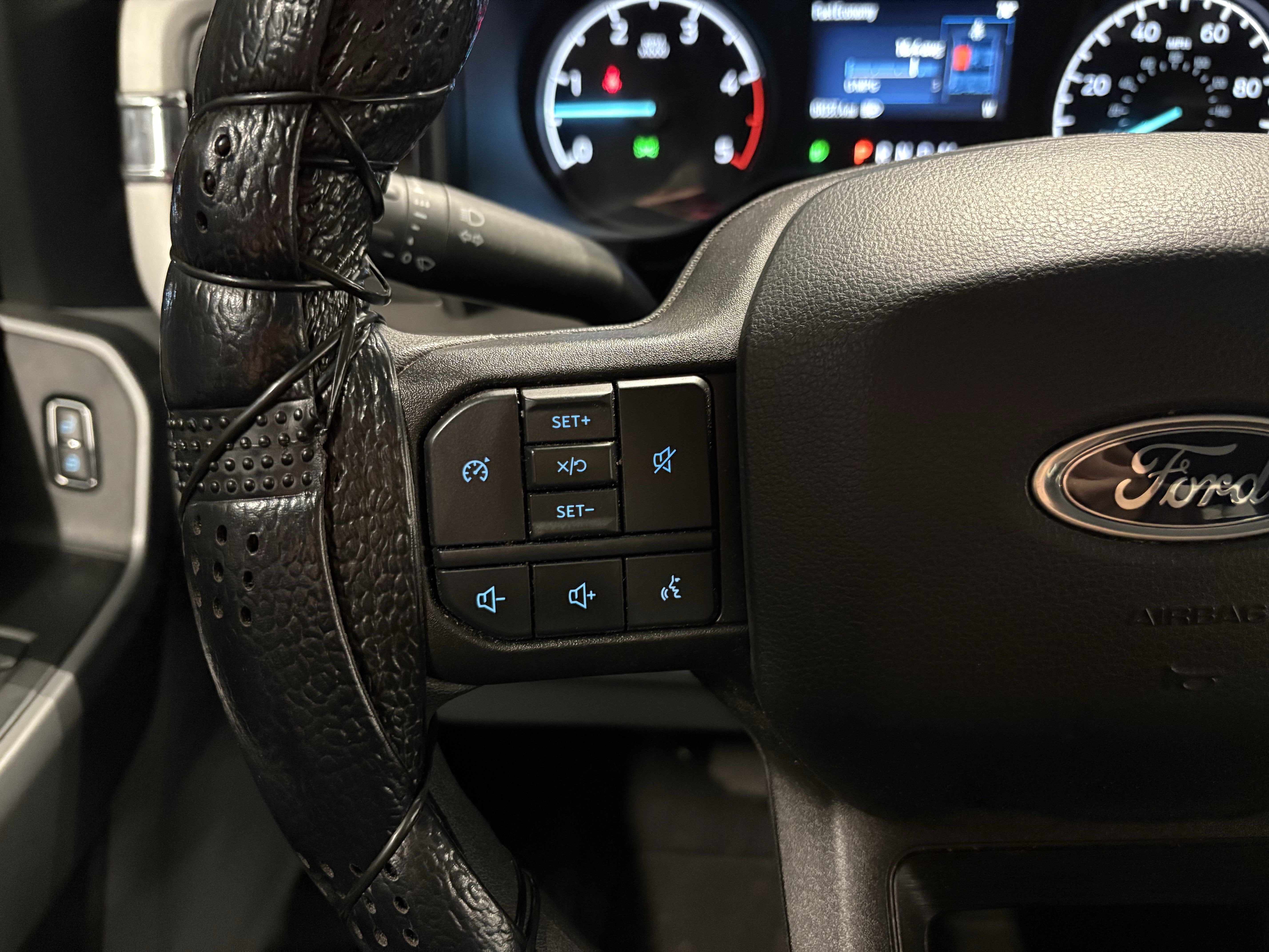 2024 Ford Super Duty F-350 DRW XLT 4WD