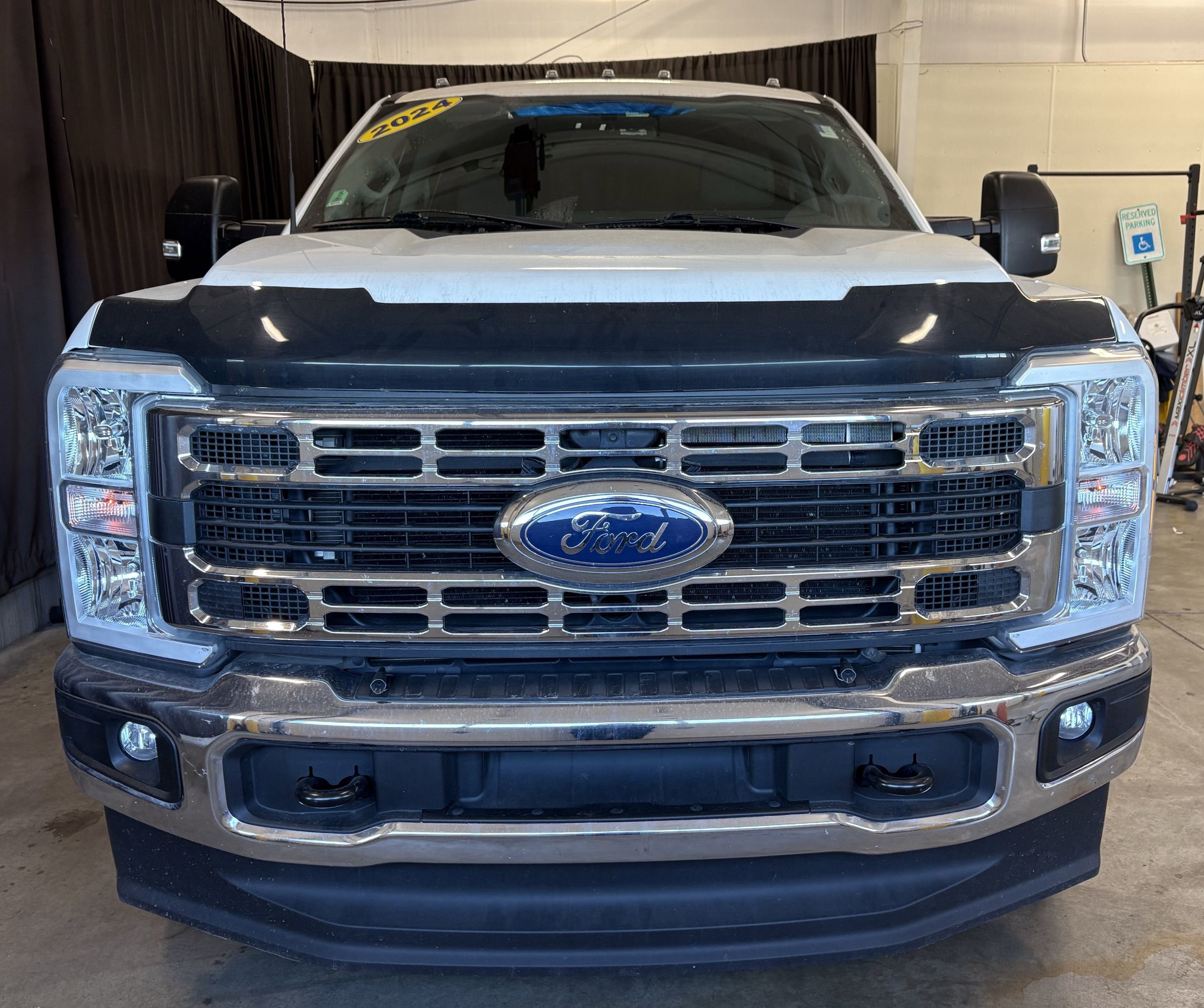 2024 Ford Super Duty F-350 DRW XLT 4WD