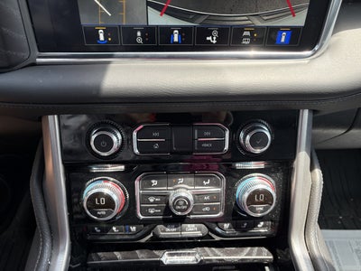 2024 GMC Yukon Denali 4WD