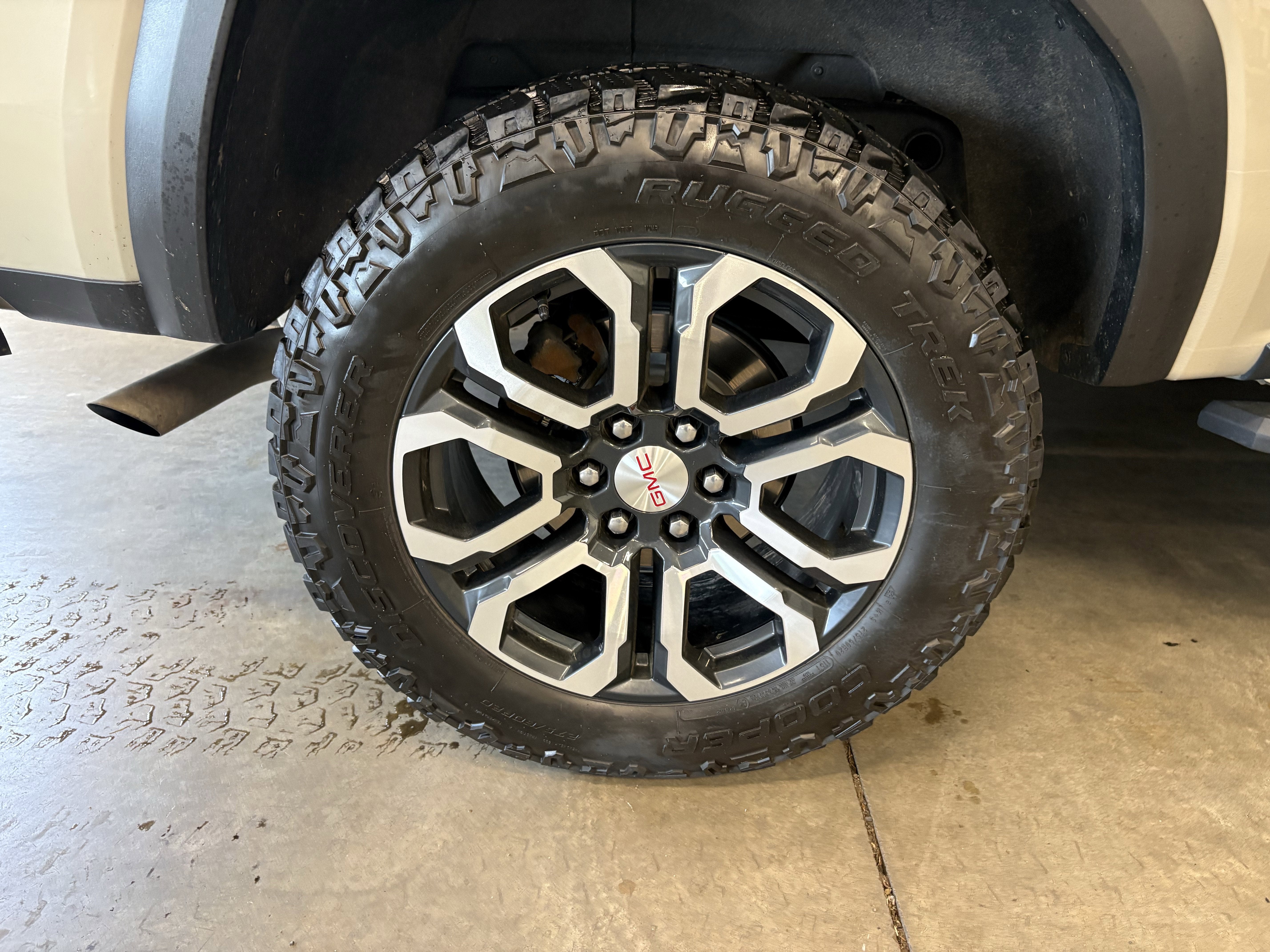 2024 GMC Canyon 4WD AT4 4WD