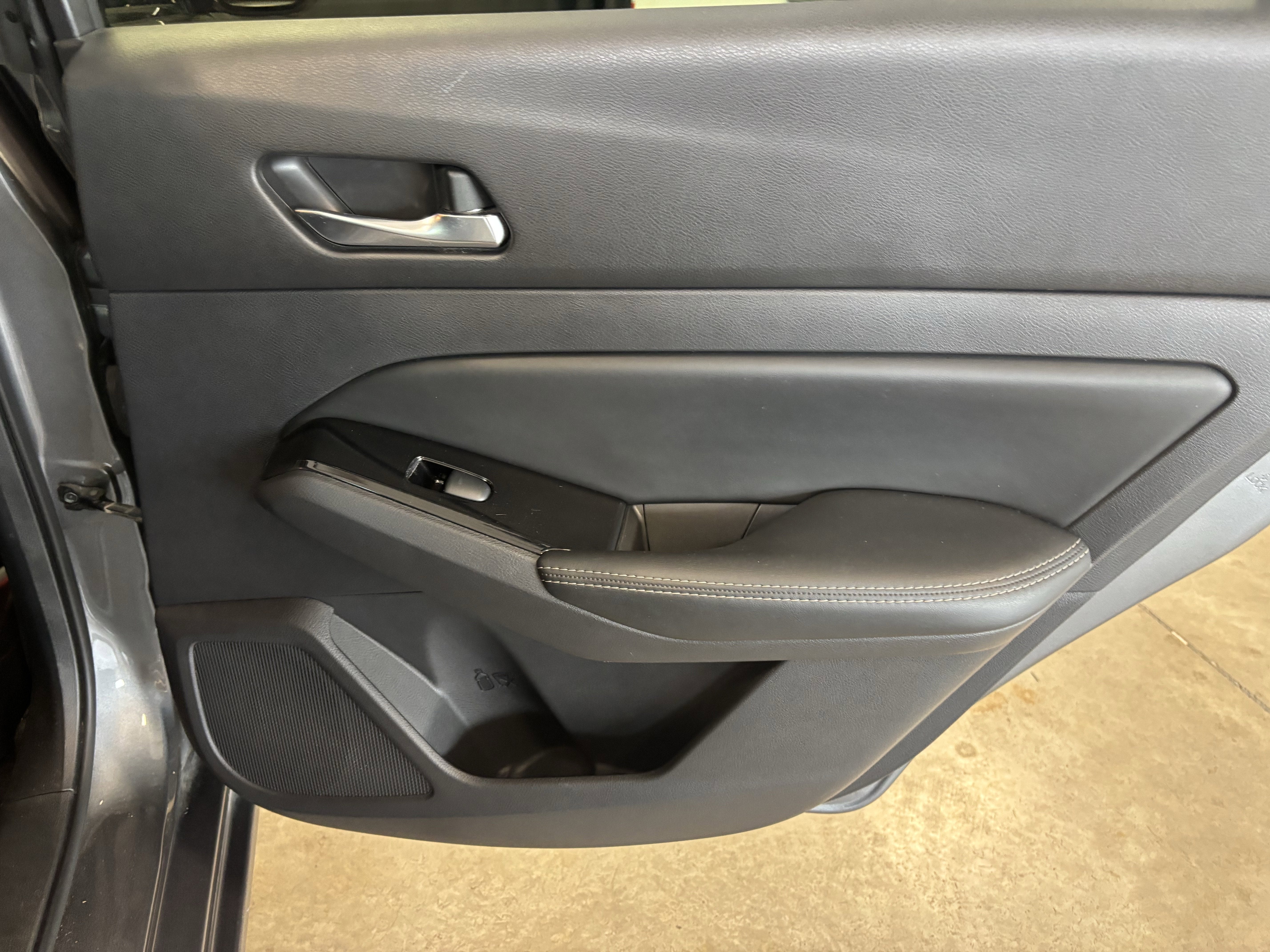 2020 Nissan Altima 2.0 Platinum FWD