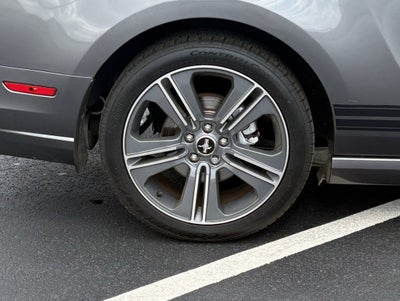 2014 Ford Mustang V6 Premium RWD