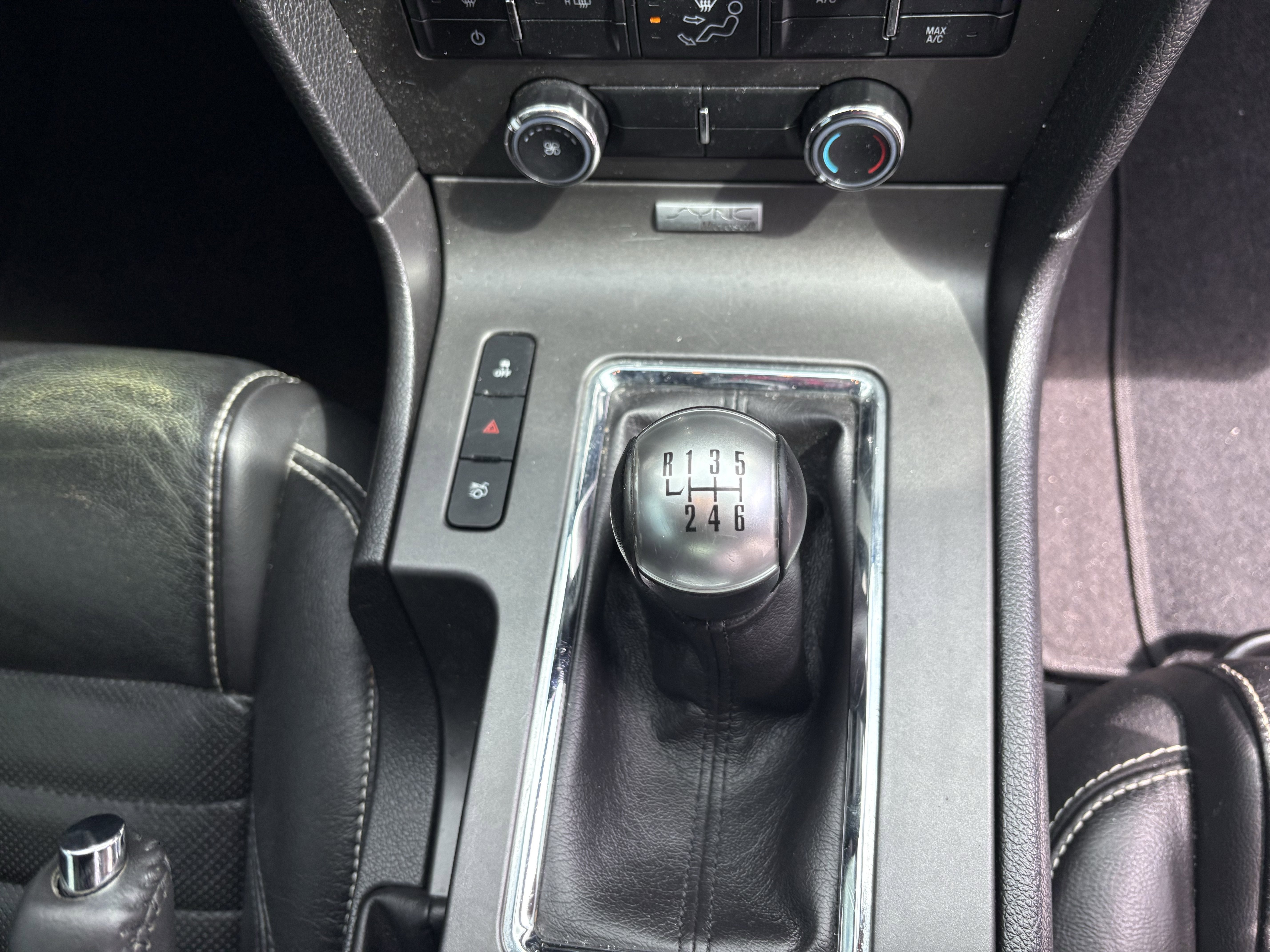 2014 Ford Mustang V6 Premium RWD