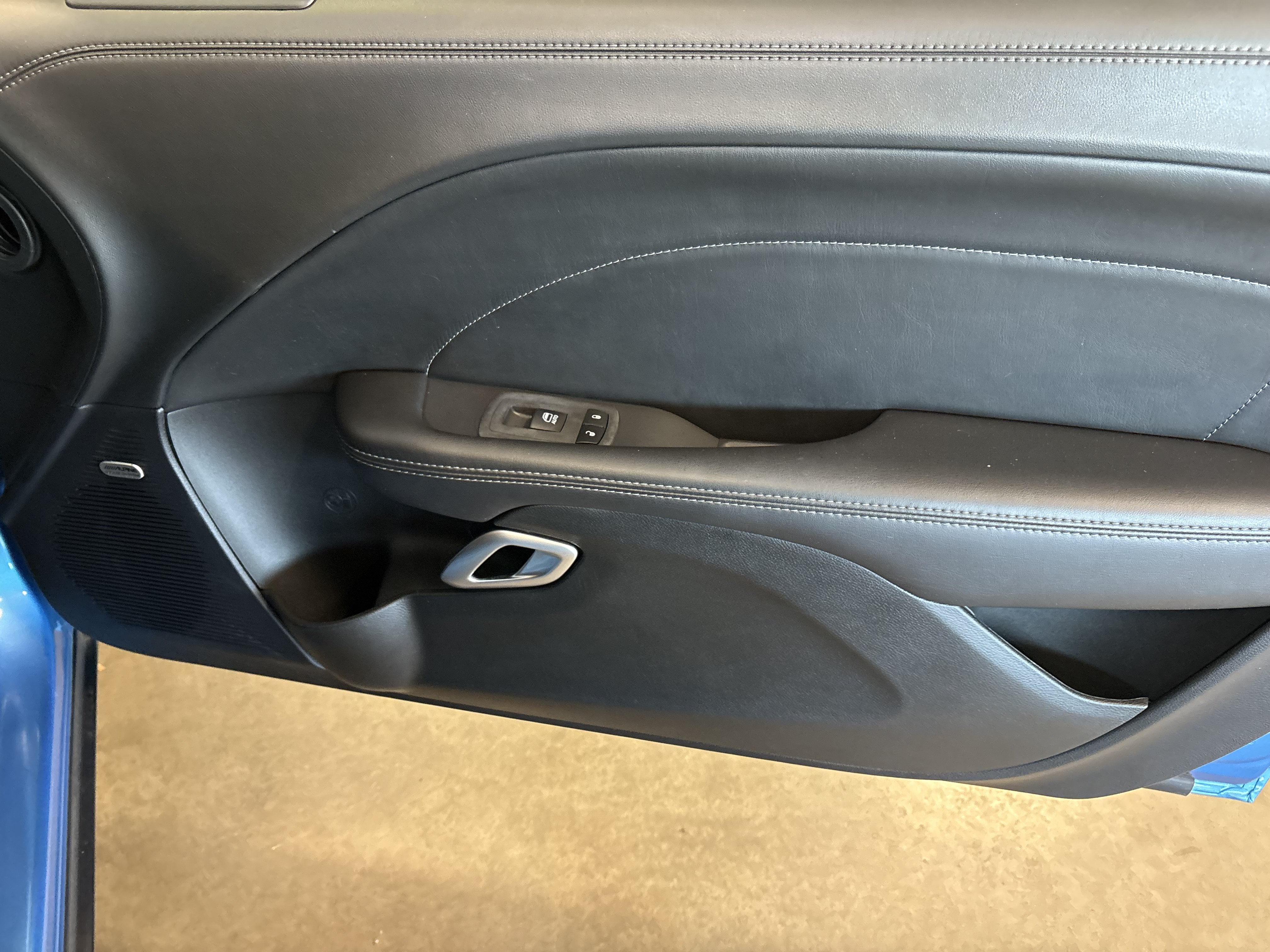 2023 Dodge Challenger SXT RWD