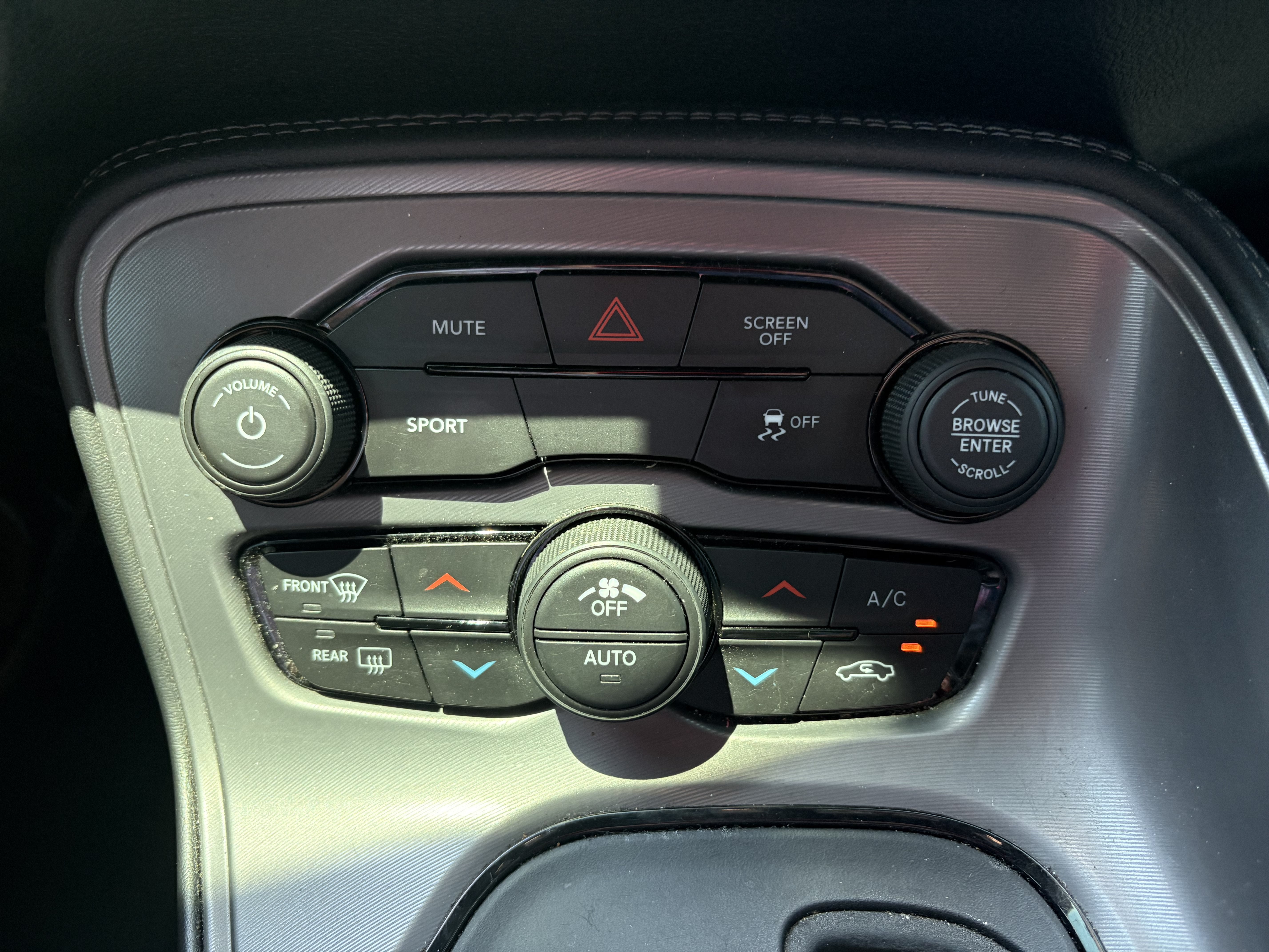 2023 Dodge Challenger SXT RWD