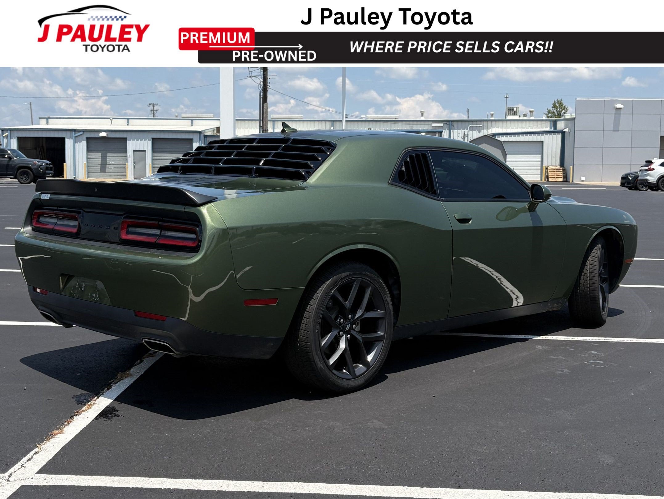 2023 Dodge Challenger SXT RWD