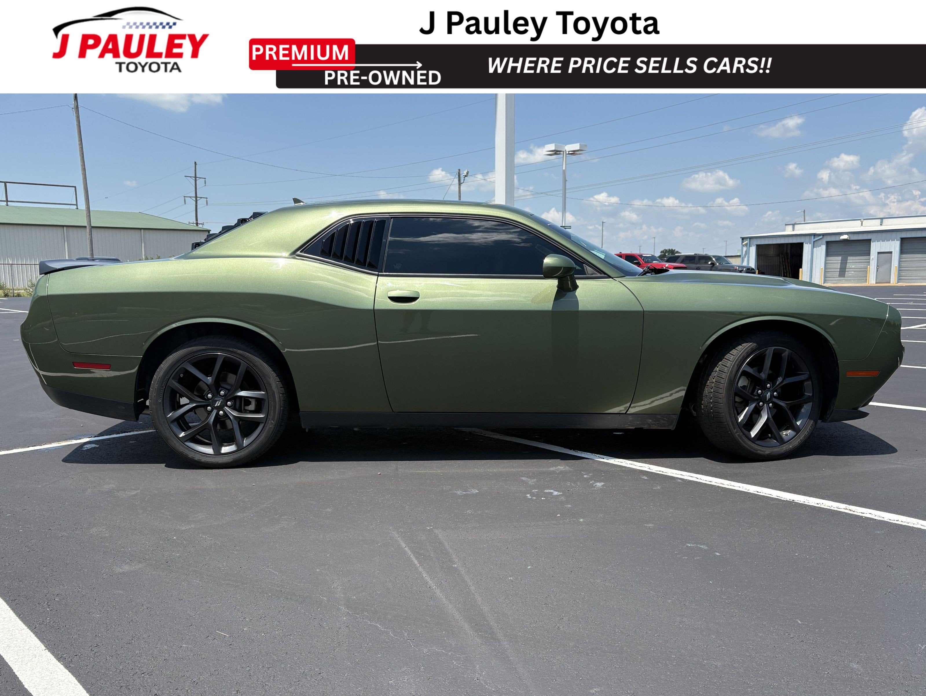 2023 Dodge Challenger SXT RWD