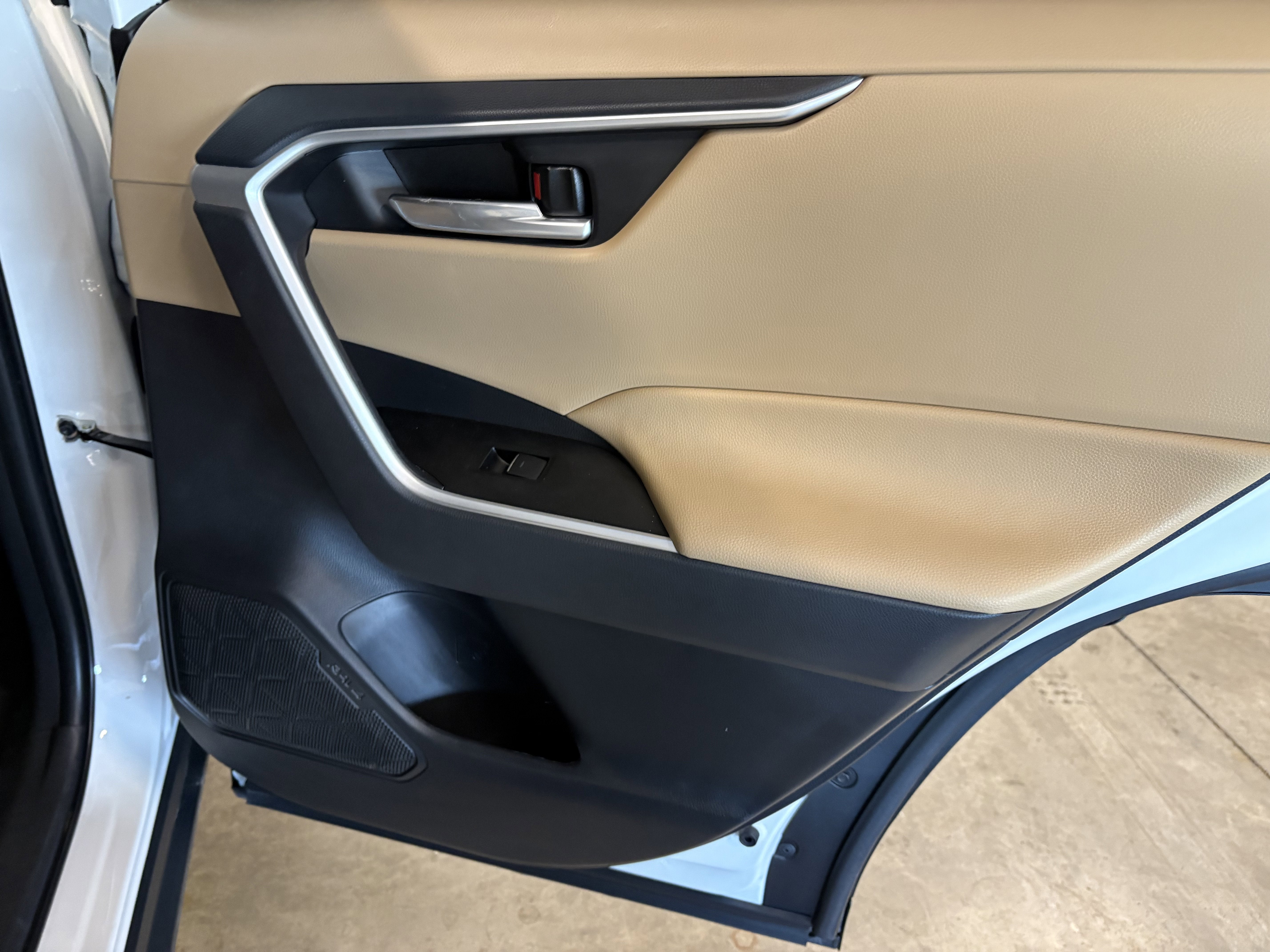 2025 Toyota RAV4 XLE Premium FWD