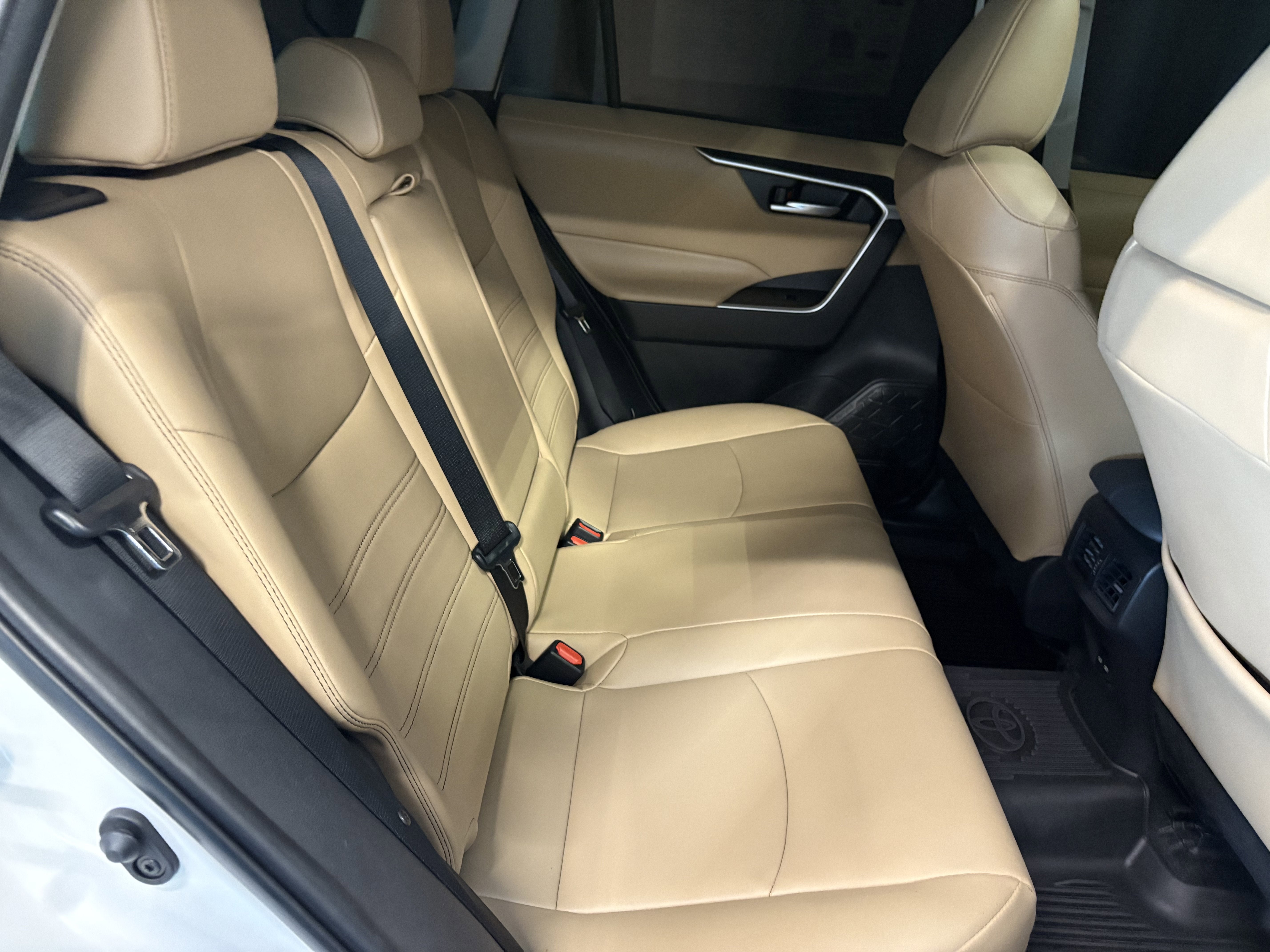 2025 Toyota RAV4 XLE Premium FWD