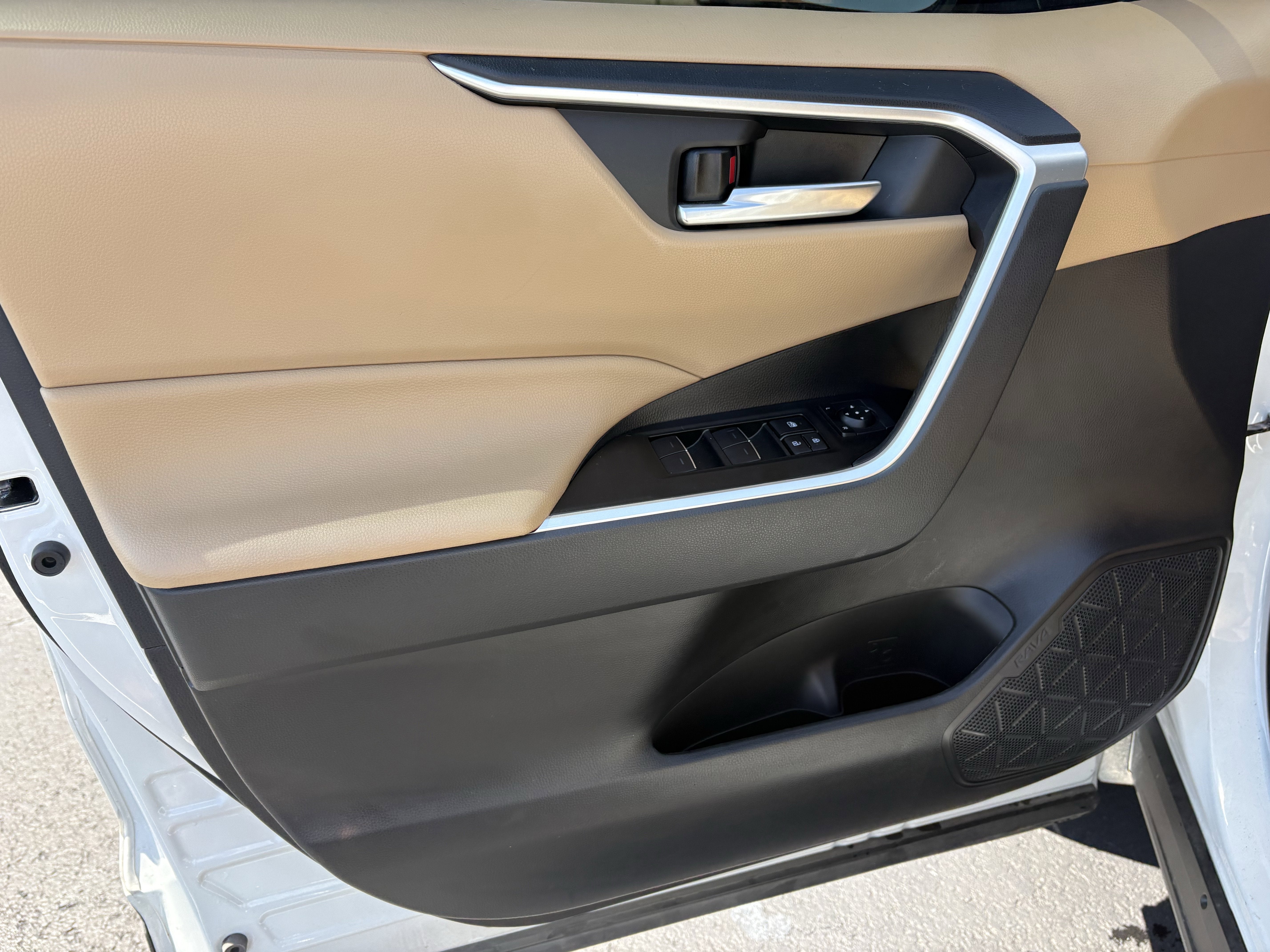 2025 Toyota RAV4 XLE Premium FWD