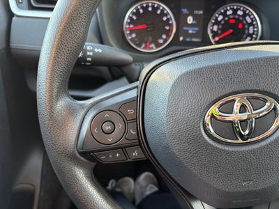 2022 Toyota RAV4 LE FWD