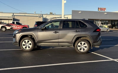 2022 Toyota RAV4 LE FWD