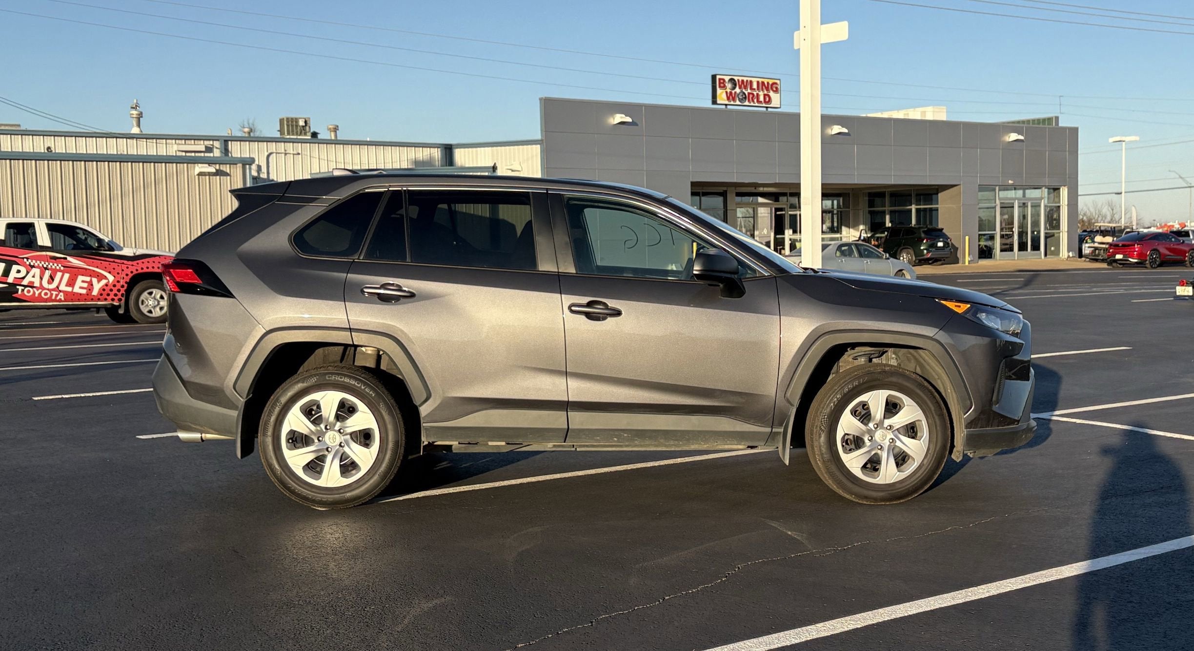 2022 Toyota RAV4 LE FWD