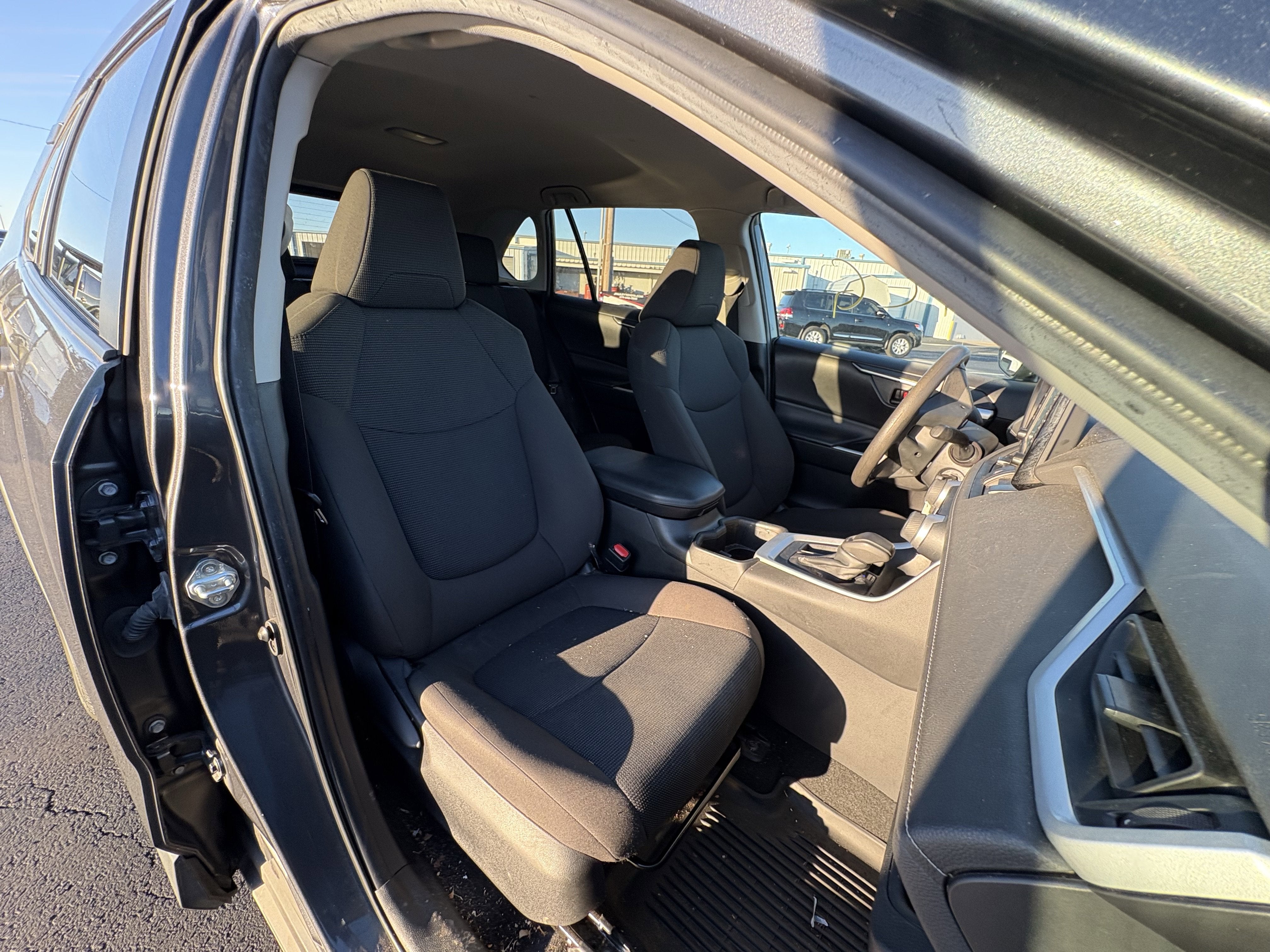 2022 Toyota RAV4 LE FWD