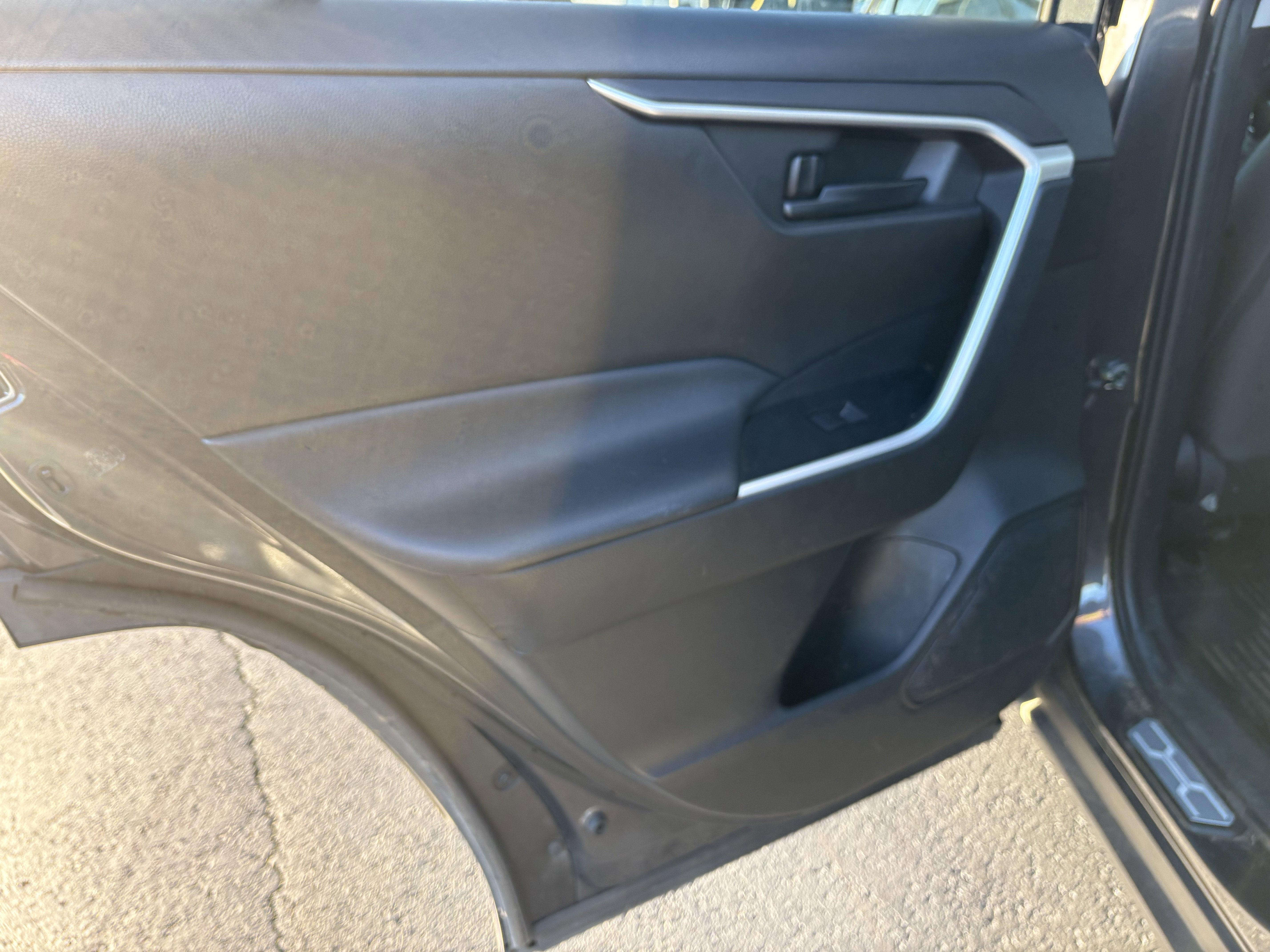 2022 Toyota RAV4 LE FWD