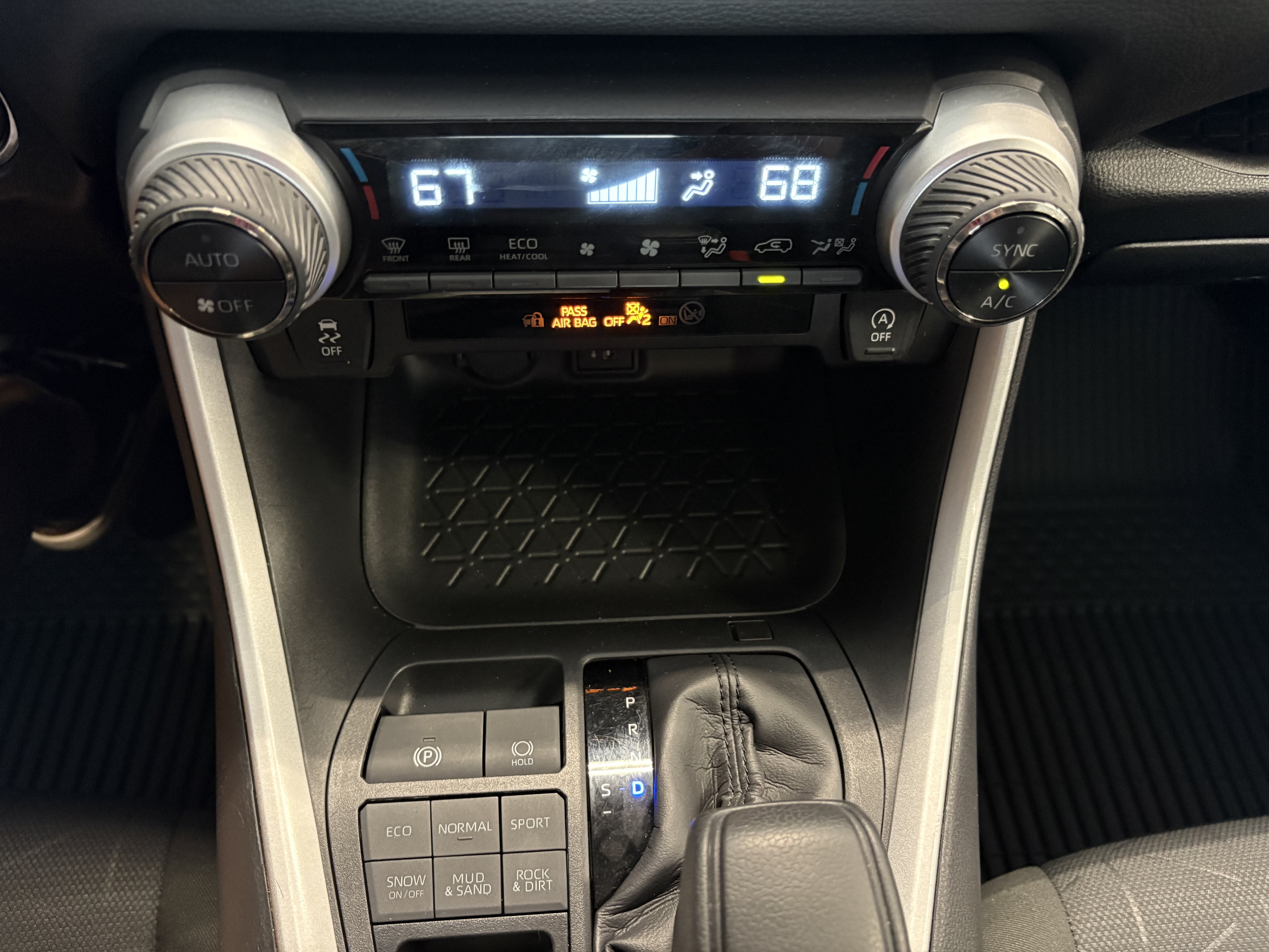 2025 Toyota RAV4 XLE AWD
