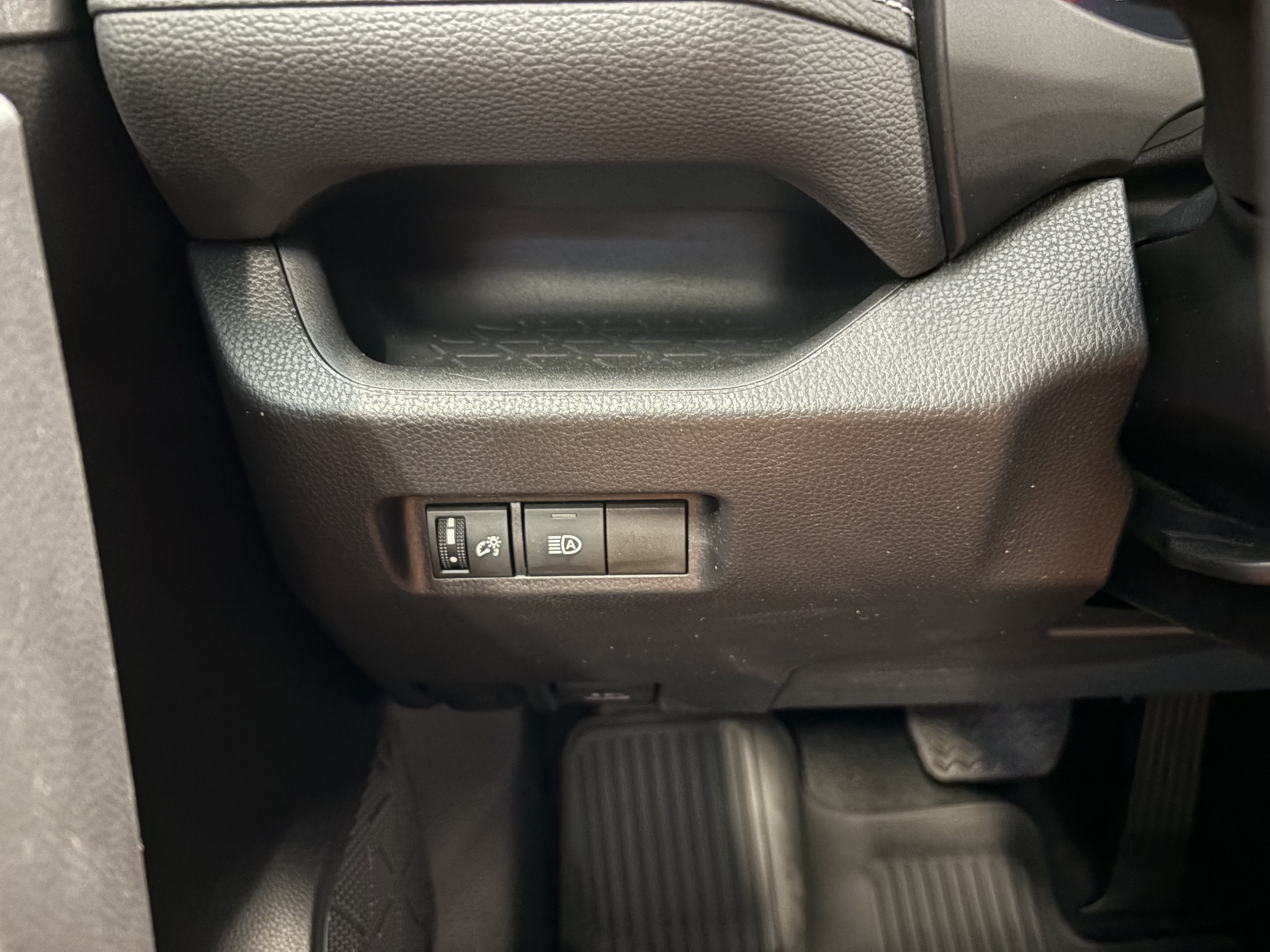 2025 Toyota RAV4 XLE AWD