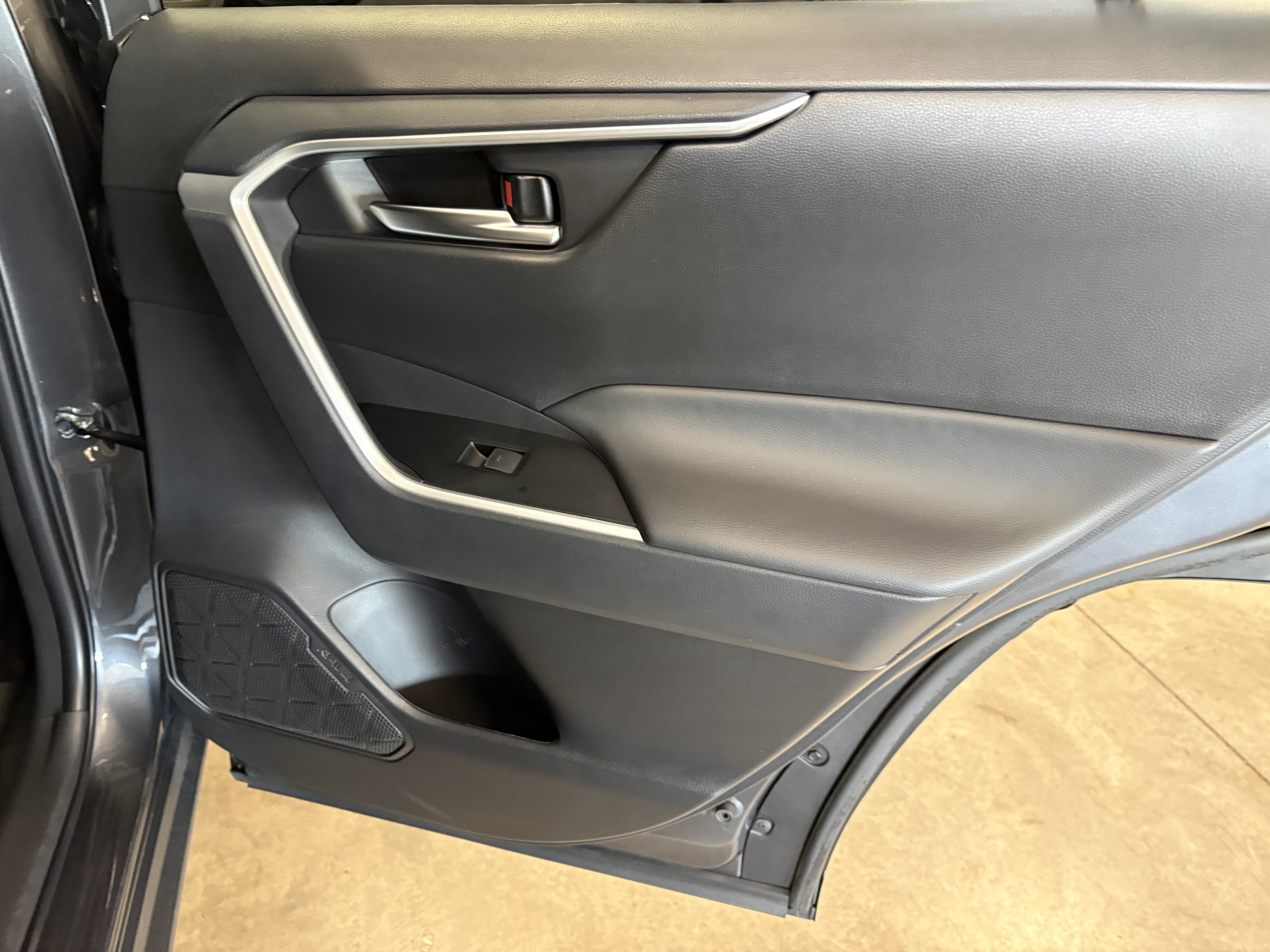 2025 Toyota RAV4 XLE AWD