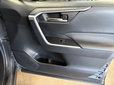 2025 Toyota RAV4 XLE AWD
