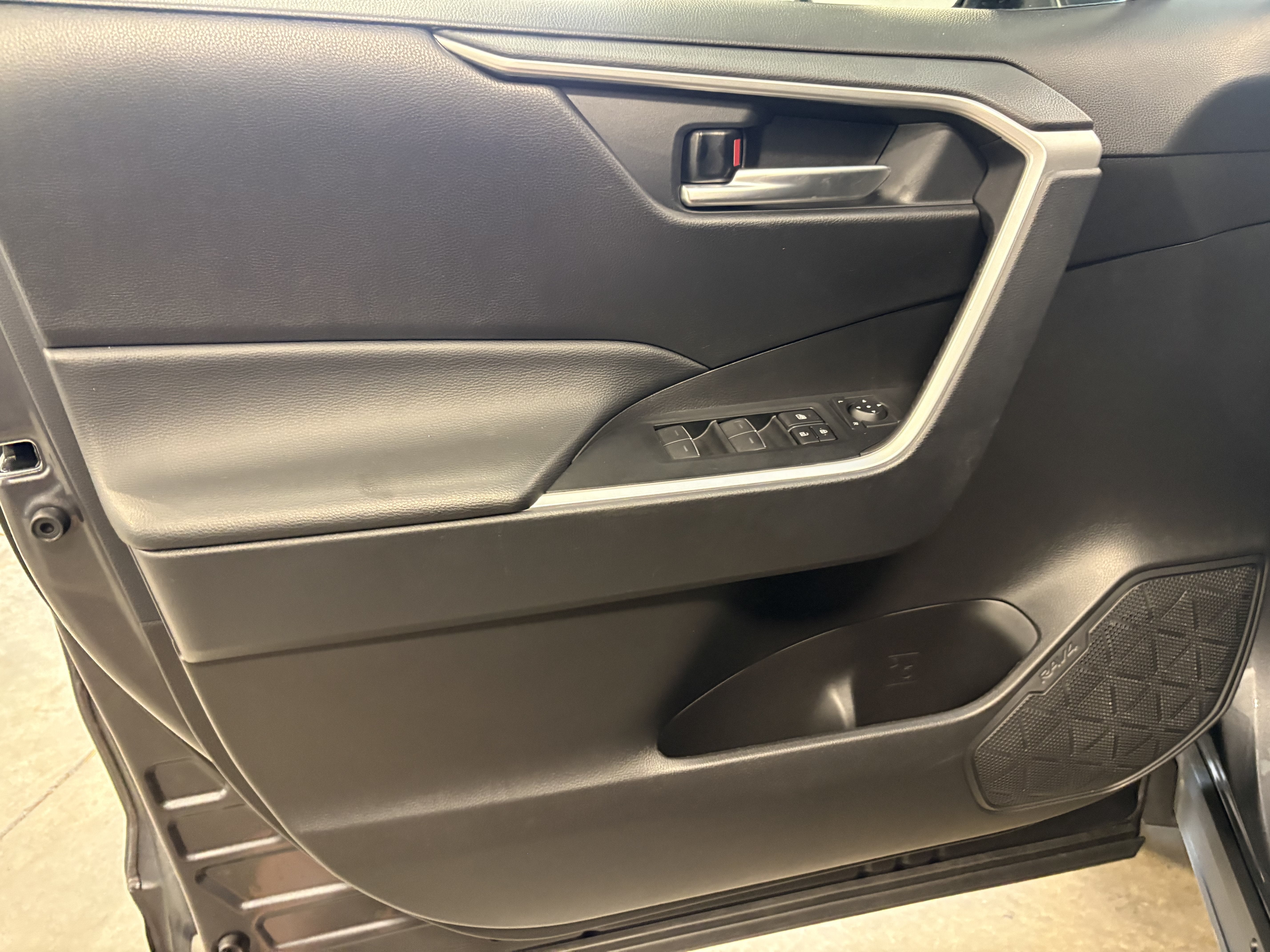2025 Toyota RAV4 XLE AWD
