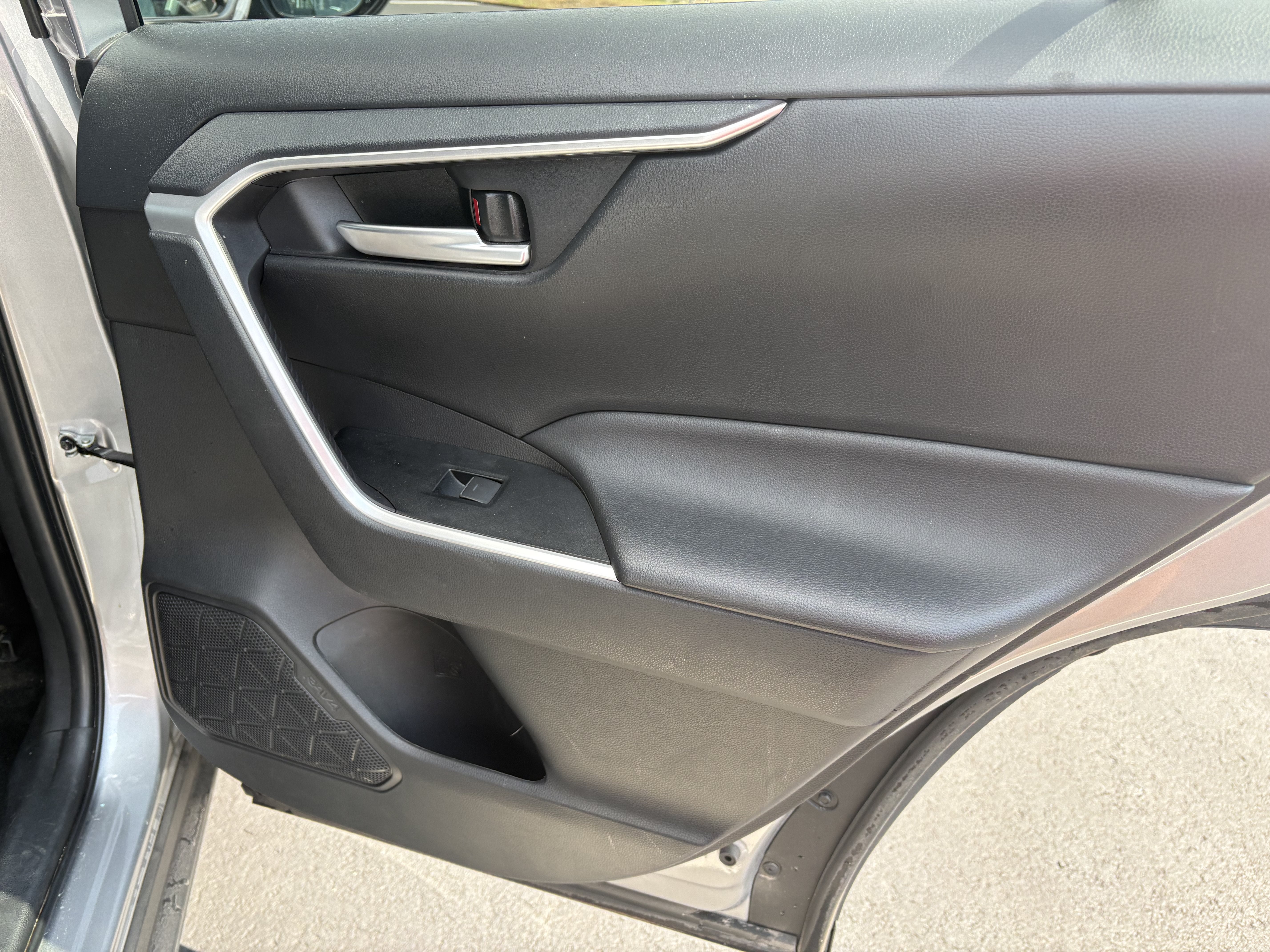 2025 Toyota RAV4 XLE AWD