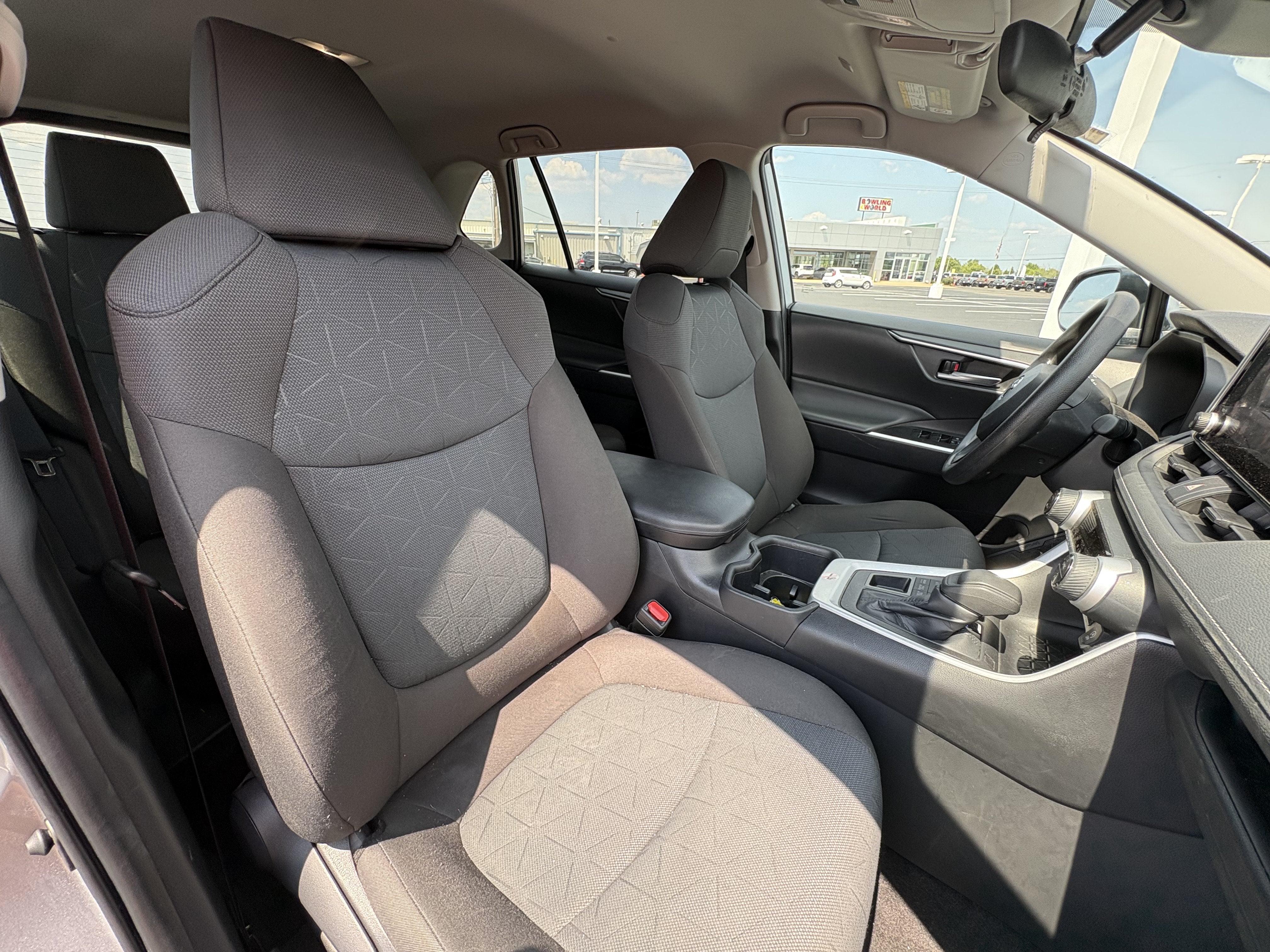 2025 Toyota RAV4 XLE AWD