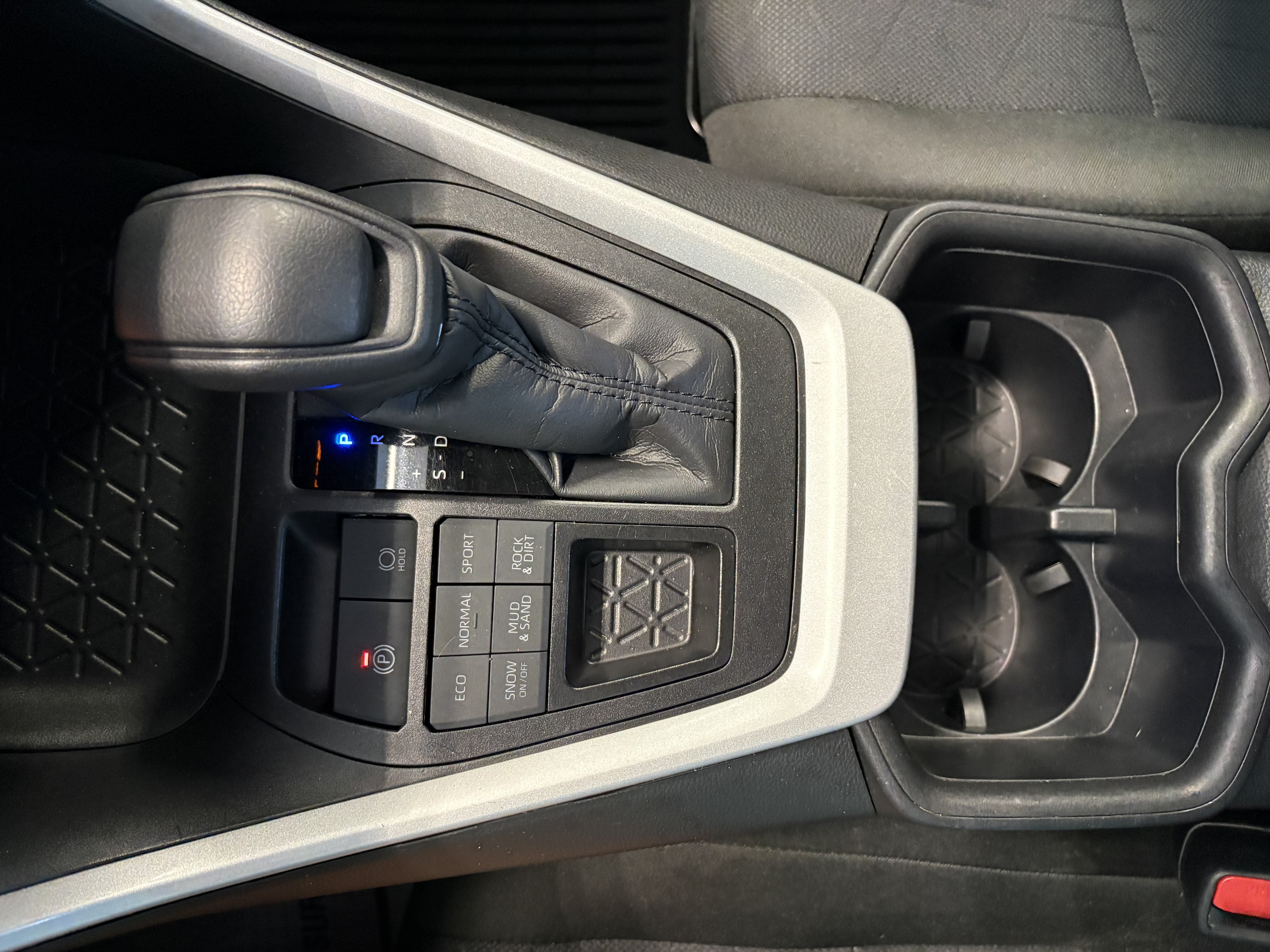 2025 Toyota RAV4 XLE AWD