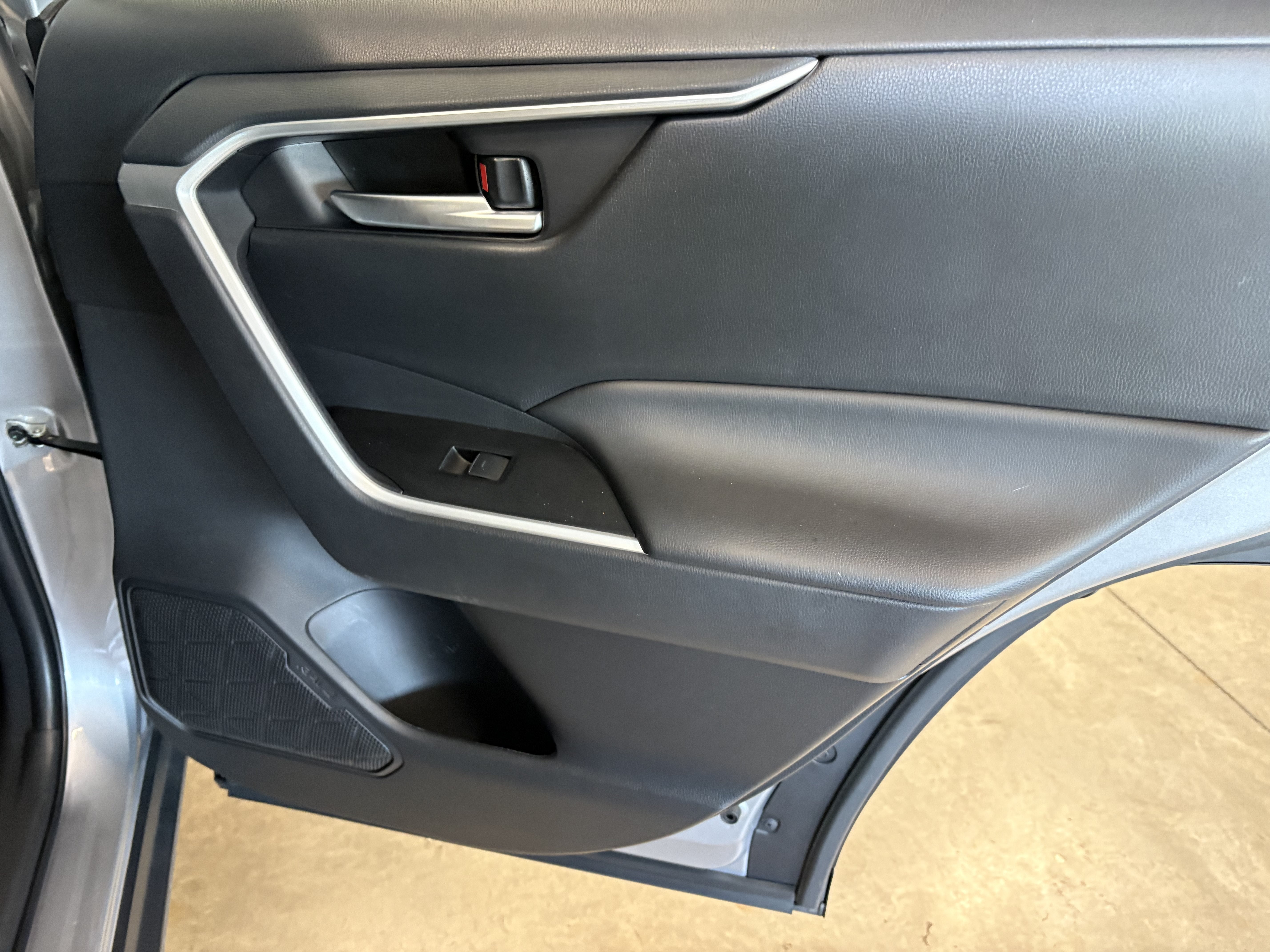 2025 Toyota RAV4 XLE AWD