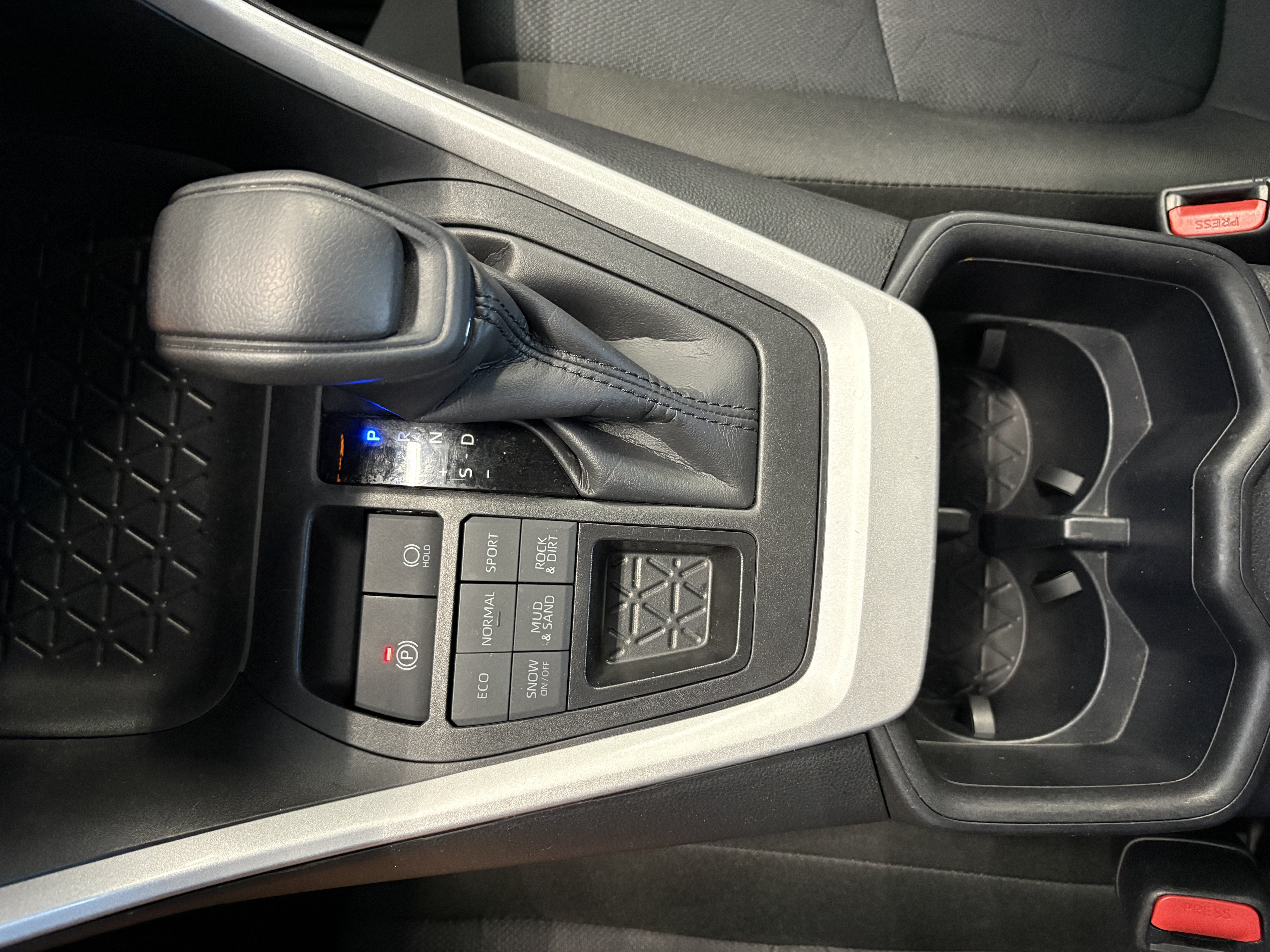 2025 Toyota RAV4 XLE AWD