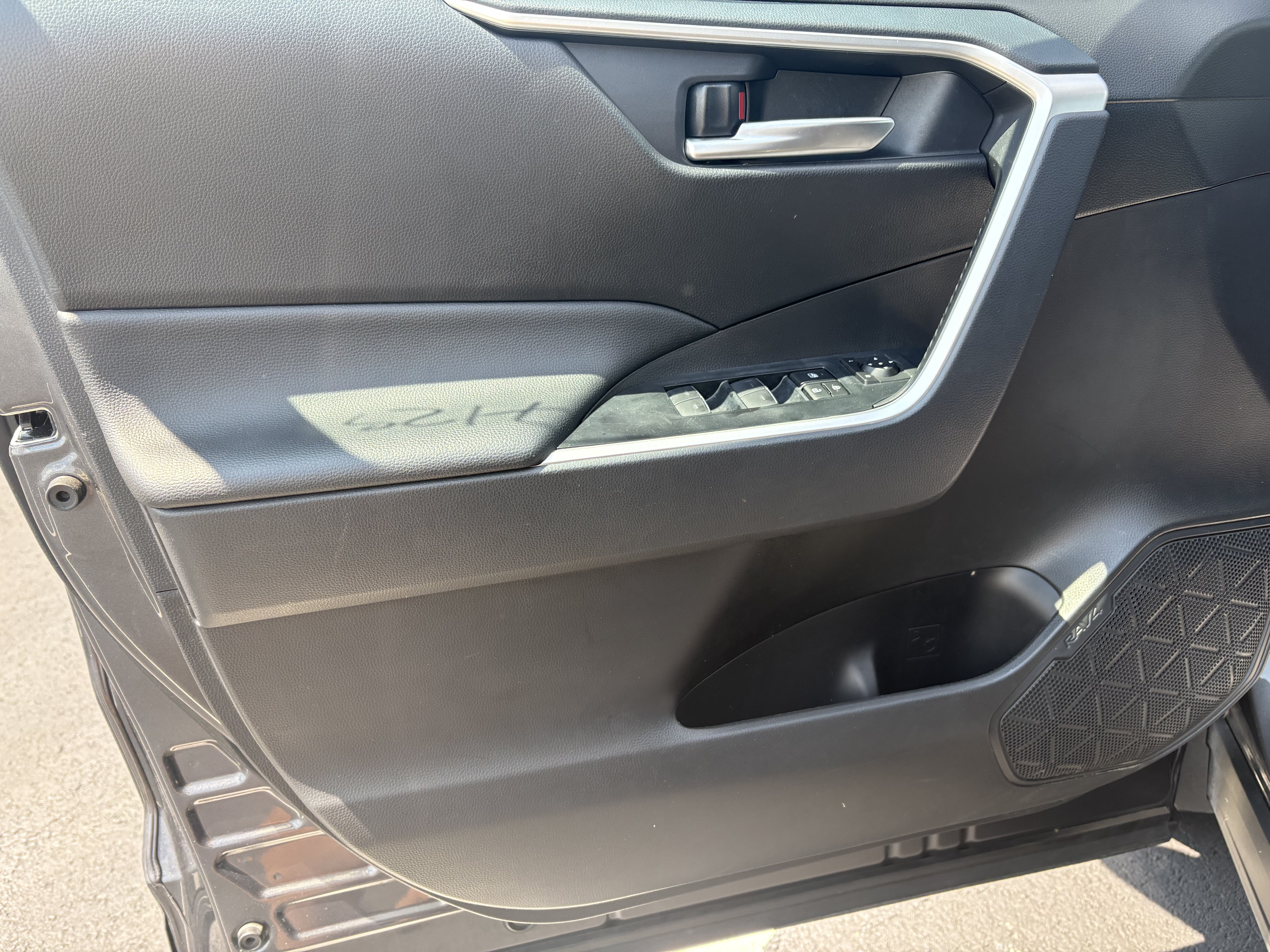 2025 Toyota RAV4 XLE AWD