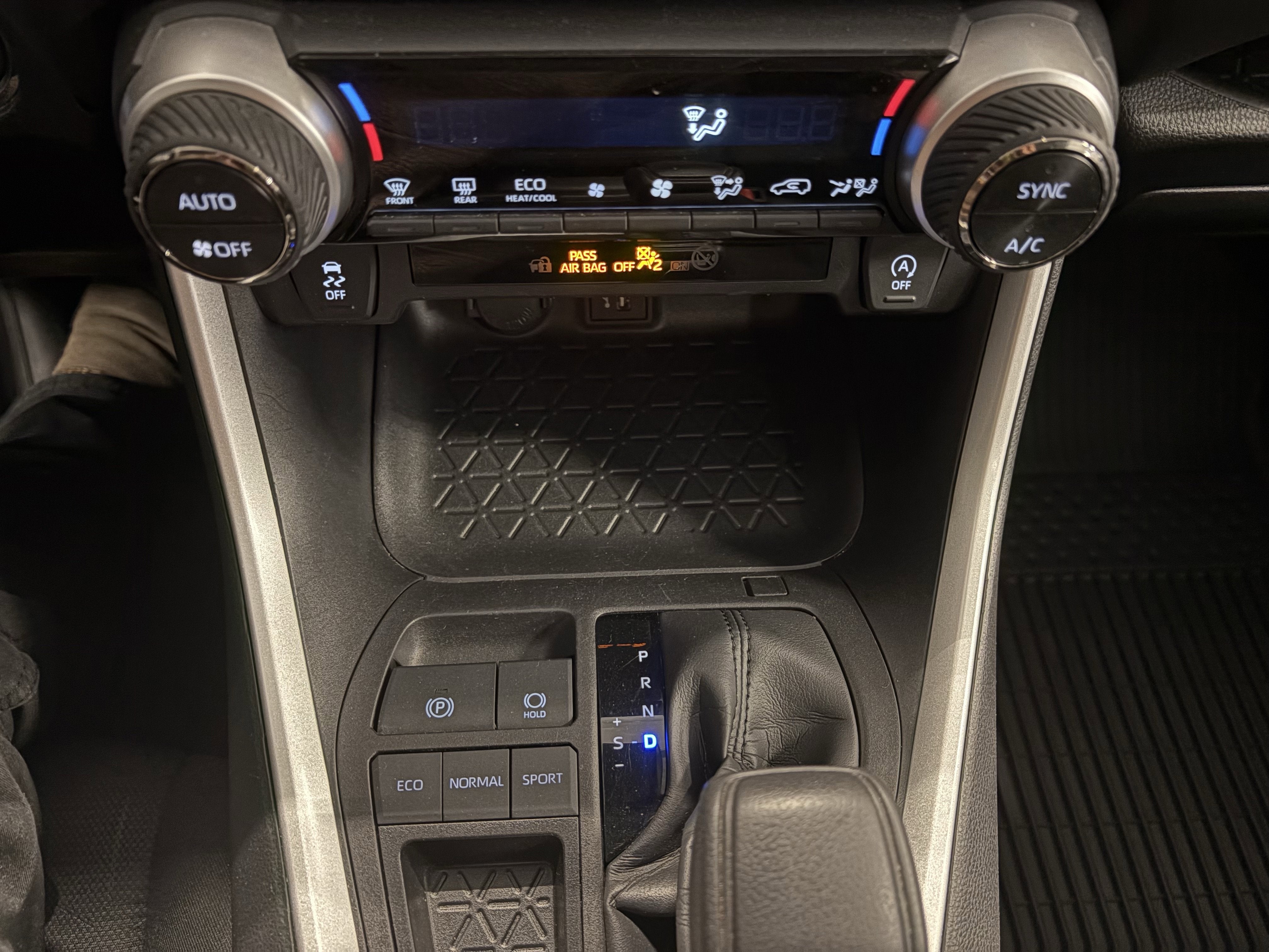 2024 Toyota RAV4 XLE FWD