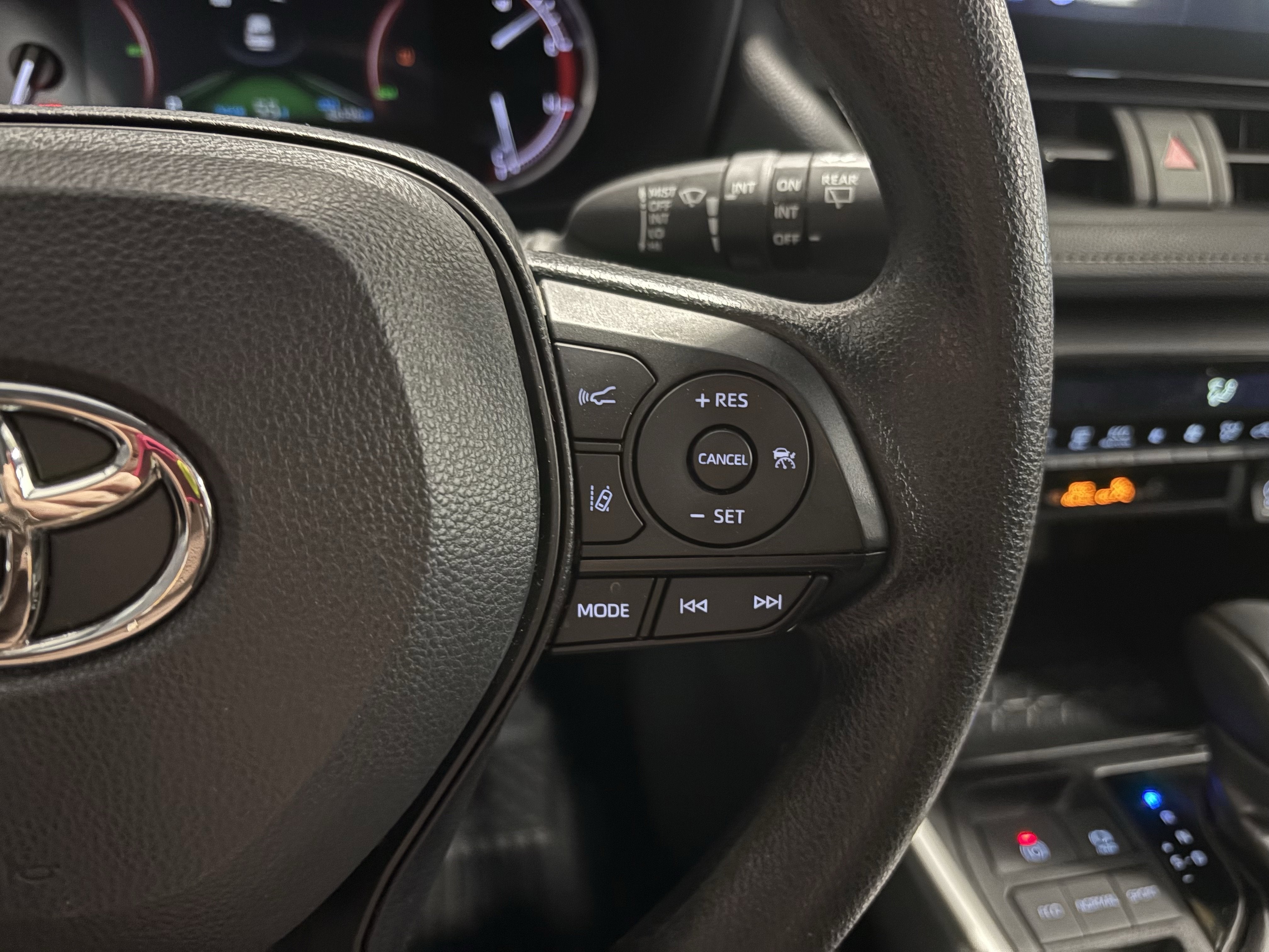 2024 Toyota RAV4 XLE FWD