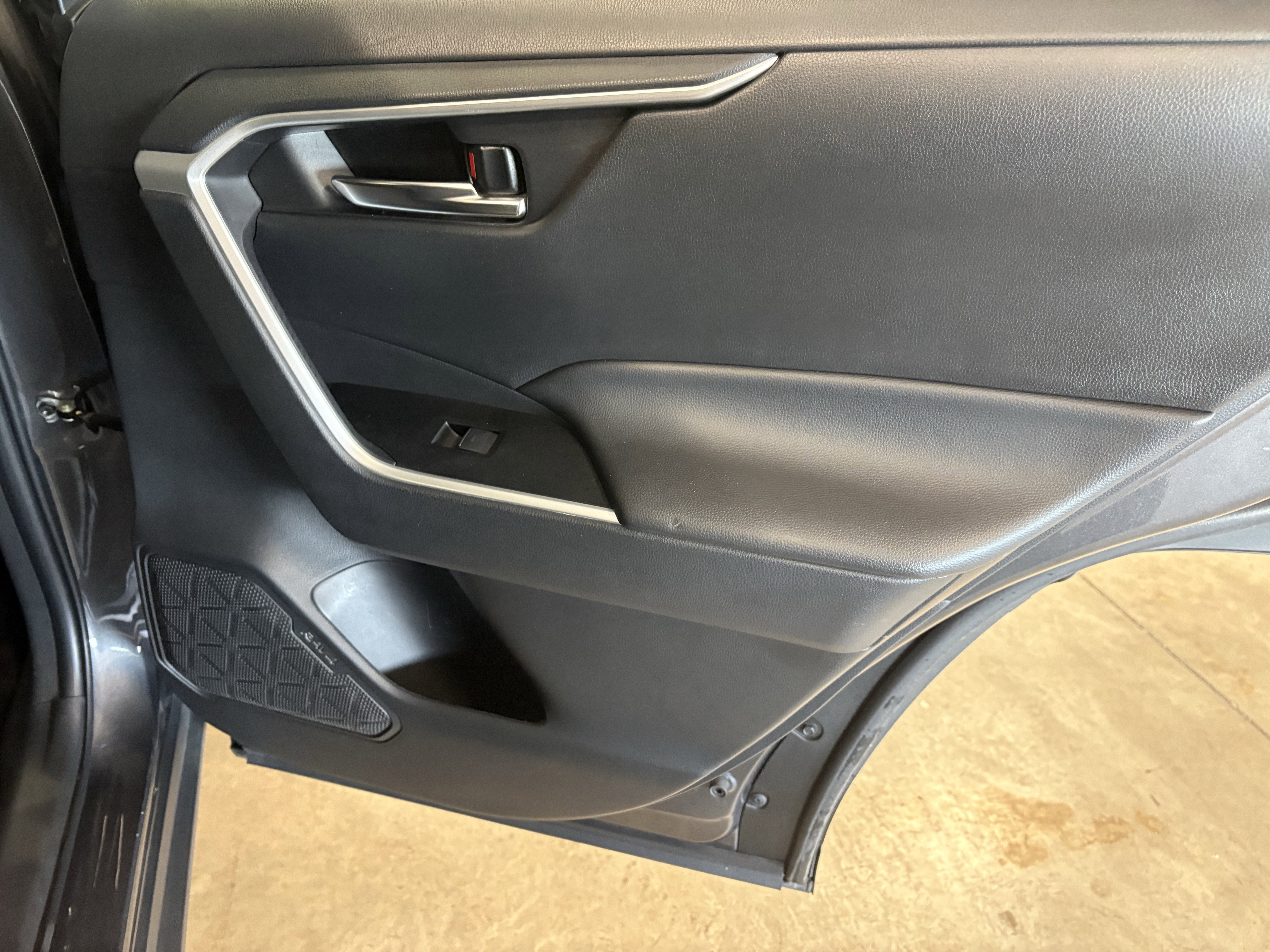 2024 Toyota RAV4 XLE FWD