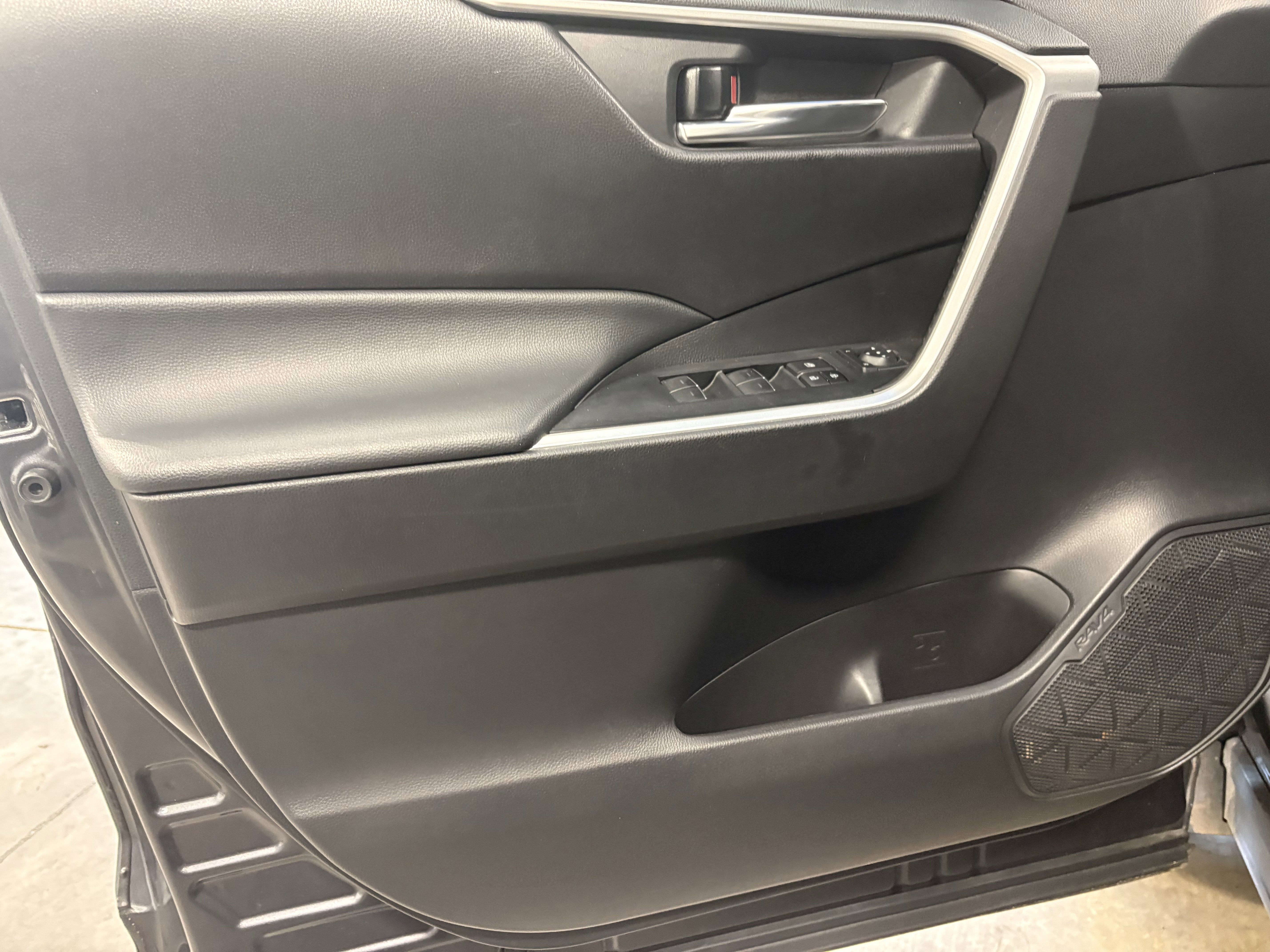 2024 Toyota RAV4 XLE FWD