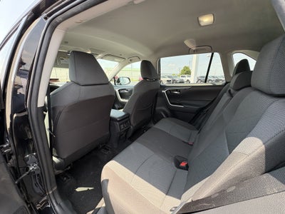 2025 Toyota RAV4 XLE FWD