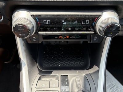2025 Toyota RAV4 XLE FWD