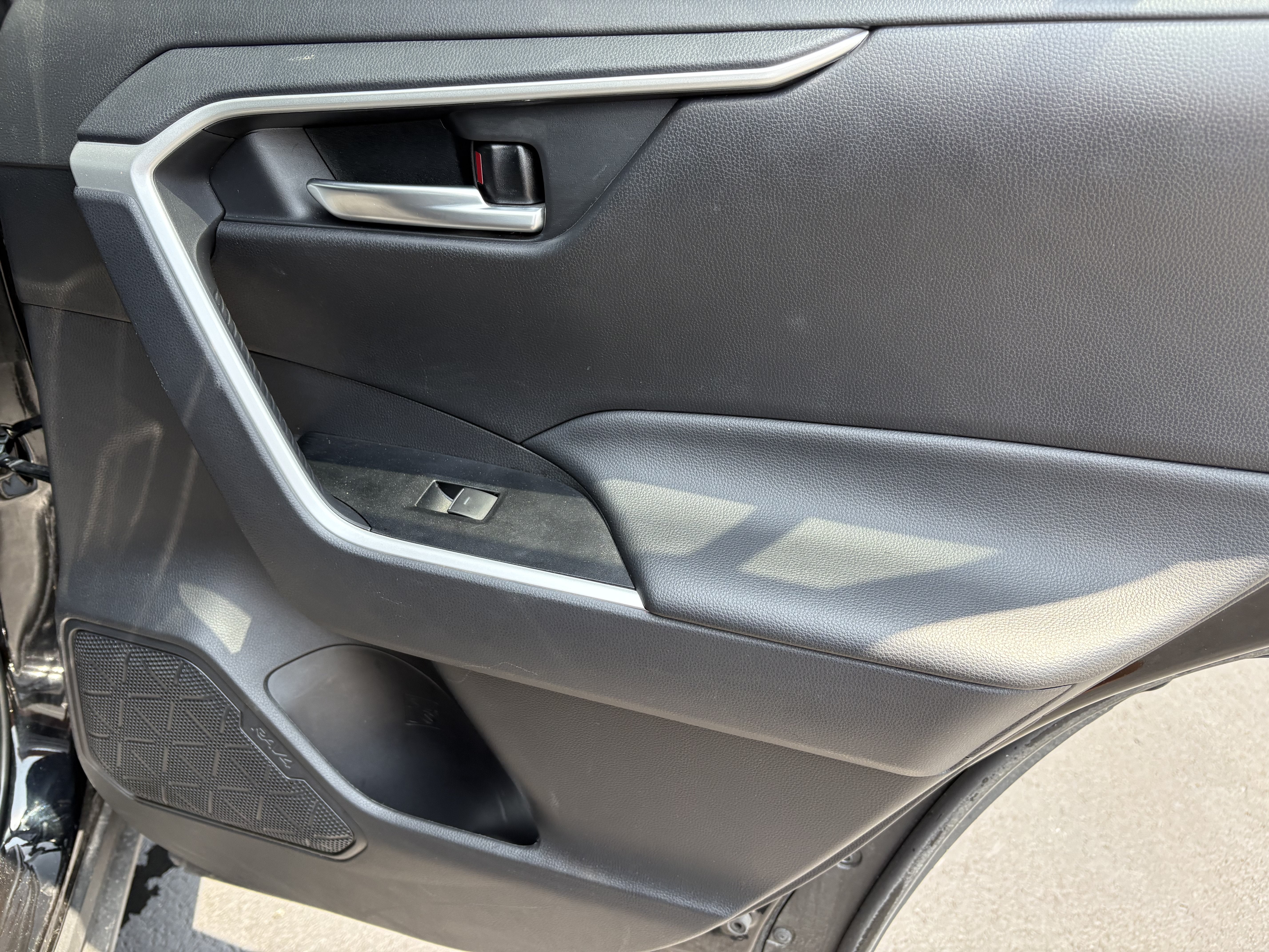 2025 Toyota RAV4 XLE FWD